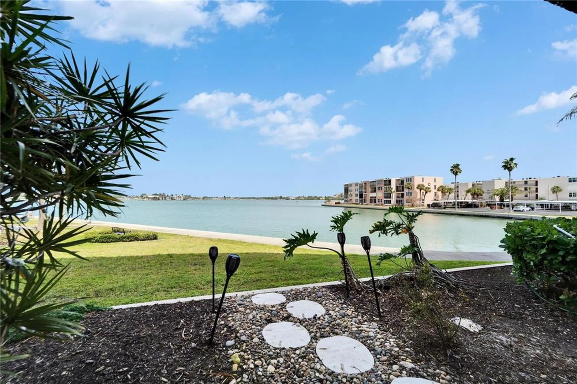 Property Slideshow image 32 of 60 | 7700 sun island dr 107, South Pasadena, FL, 33707