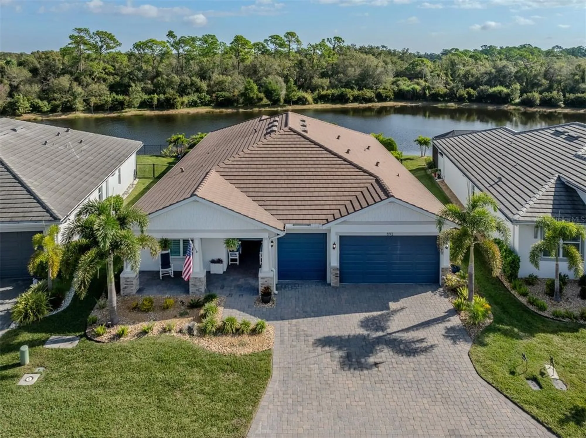 Property Slideshow image 1 of 78 | 592 mistiflower cir, Nokomis, FL, 34275