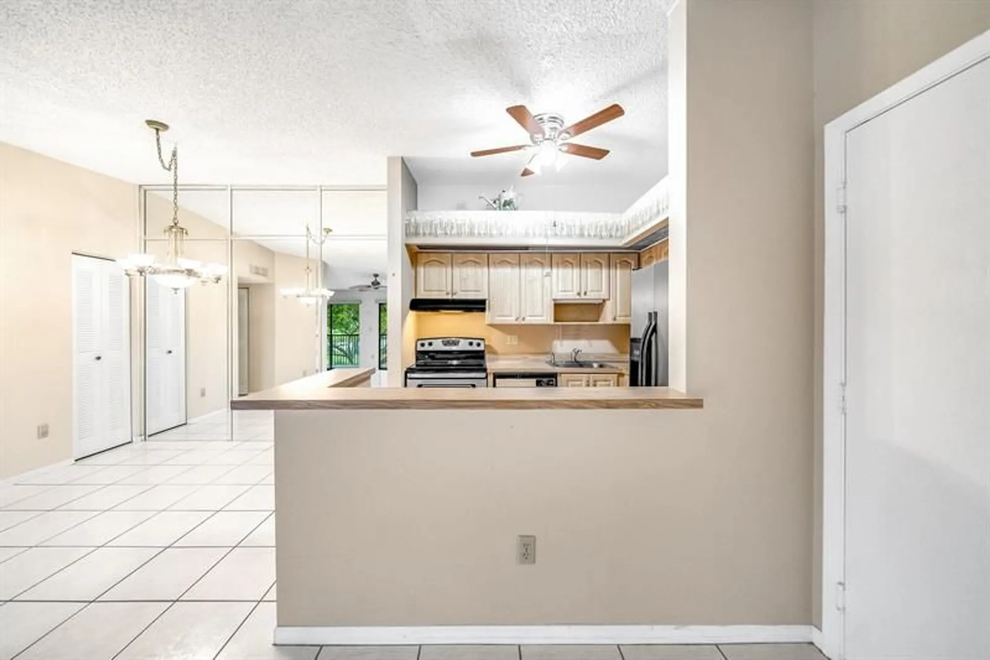 Property Slideshow image 9 of 30 | 9933 n belfort cir 201, Tamarac, FL, 33321