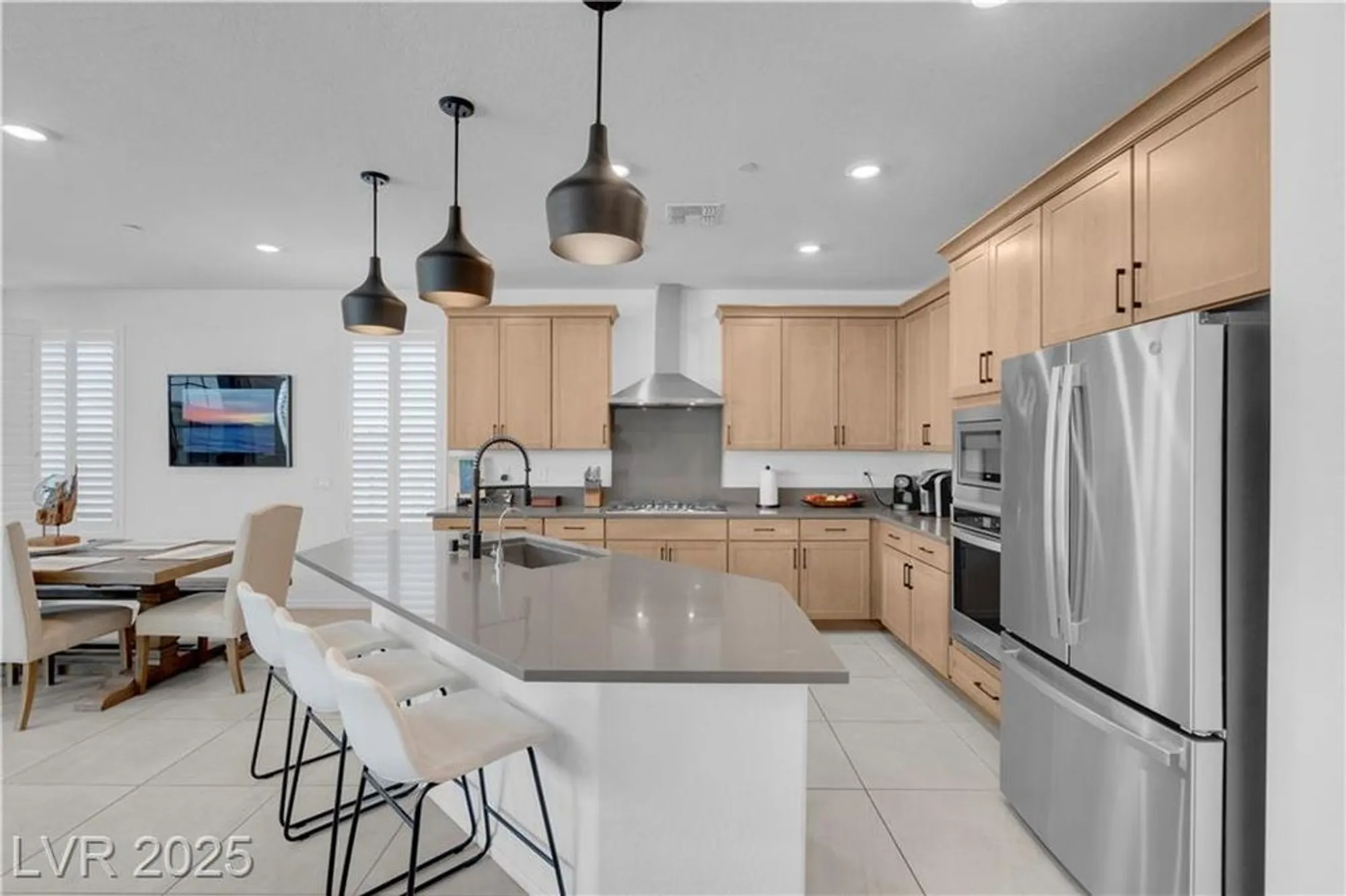 Property Slideshow image 15 of 69 | 124 lake oasis st, Henderson, NV, 89011