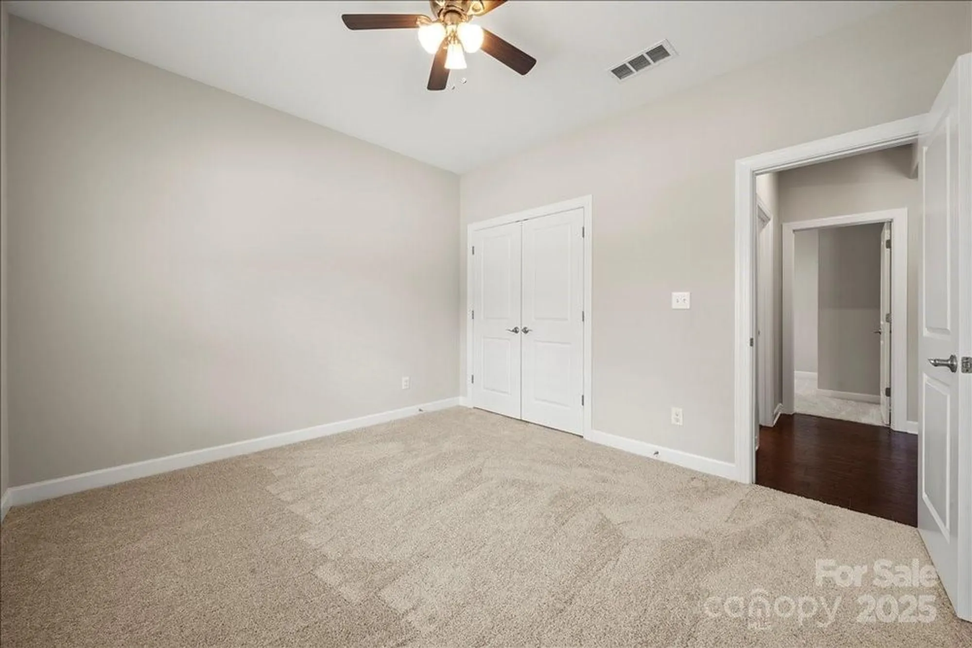 Property Slideshow image 19 of 31 | 9211 grisons ct, Charlotte, NC, 28278