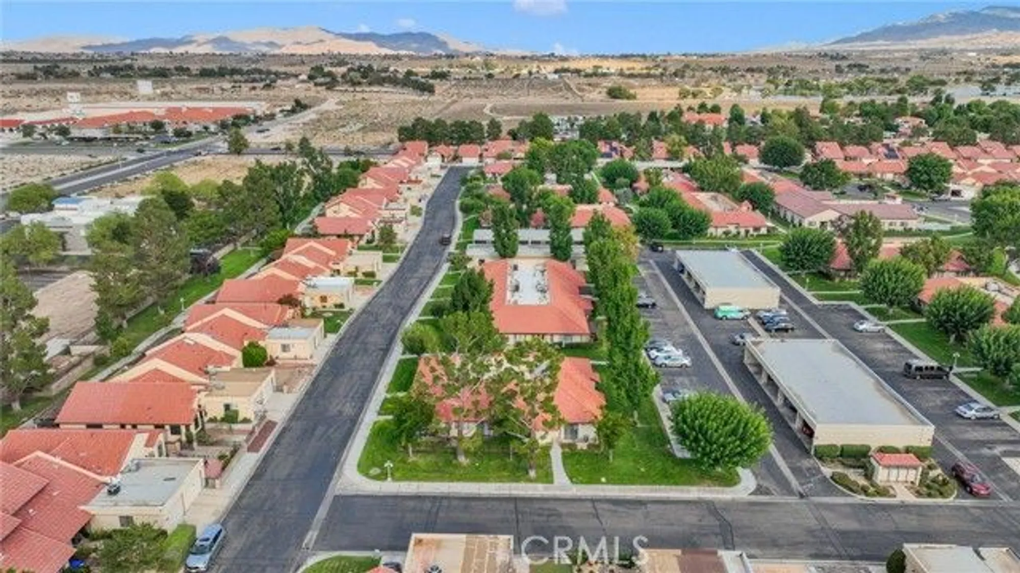 Property Slideshow image 31 of 36 | 19175 elm dr, Apple Valley, CA, 92308