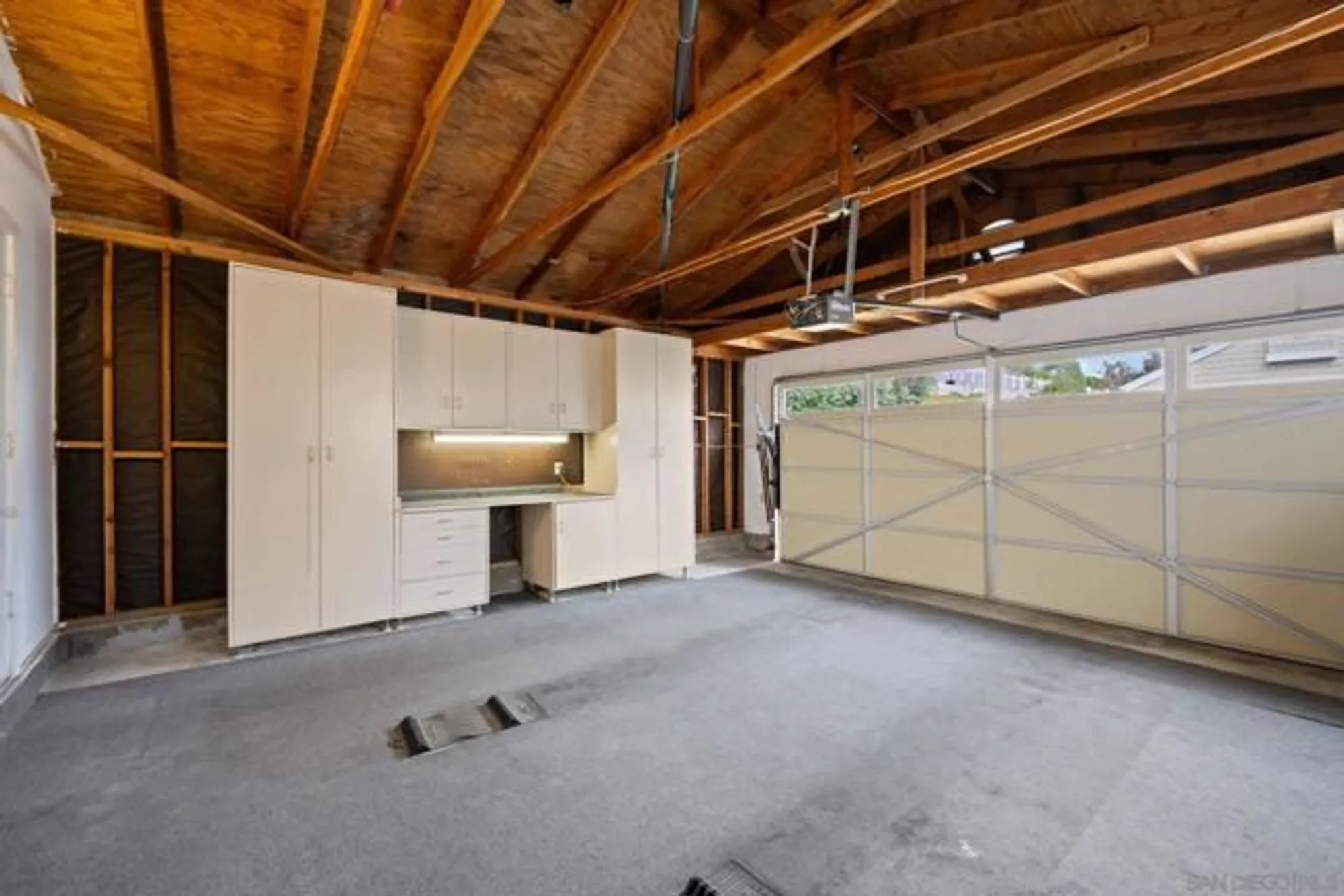 Property Slideshow image 13 of 37 | 4465 topaz ln, Oceanside, CA, 92056