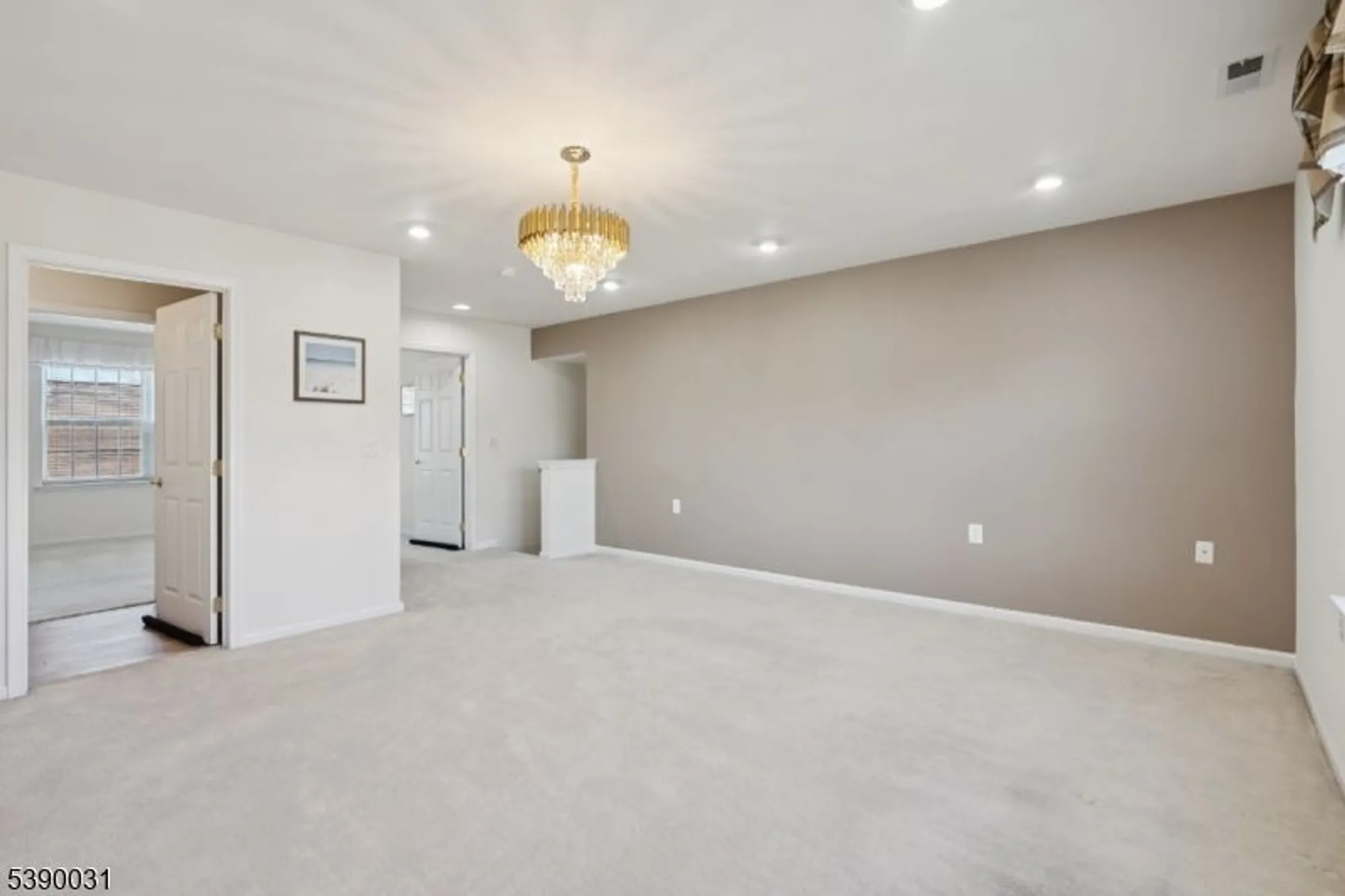 Property Slideshow image 19 of 42 | 29 medici dr, Somerset, NJ, 08873