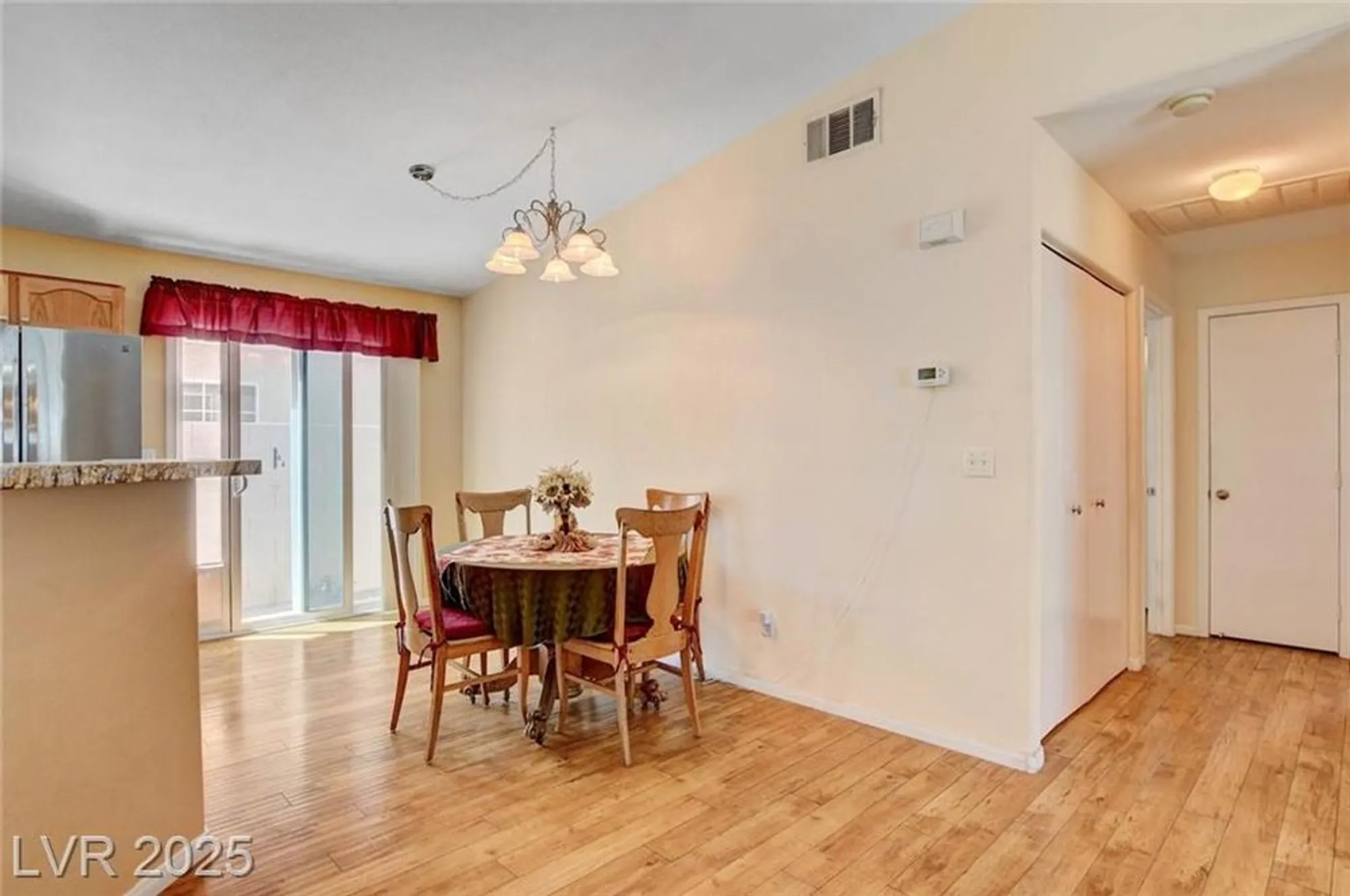 Property Slideshow image 13 of 56 | 5043 mascaro dr, Las Vegas, NV, 89122