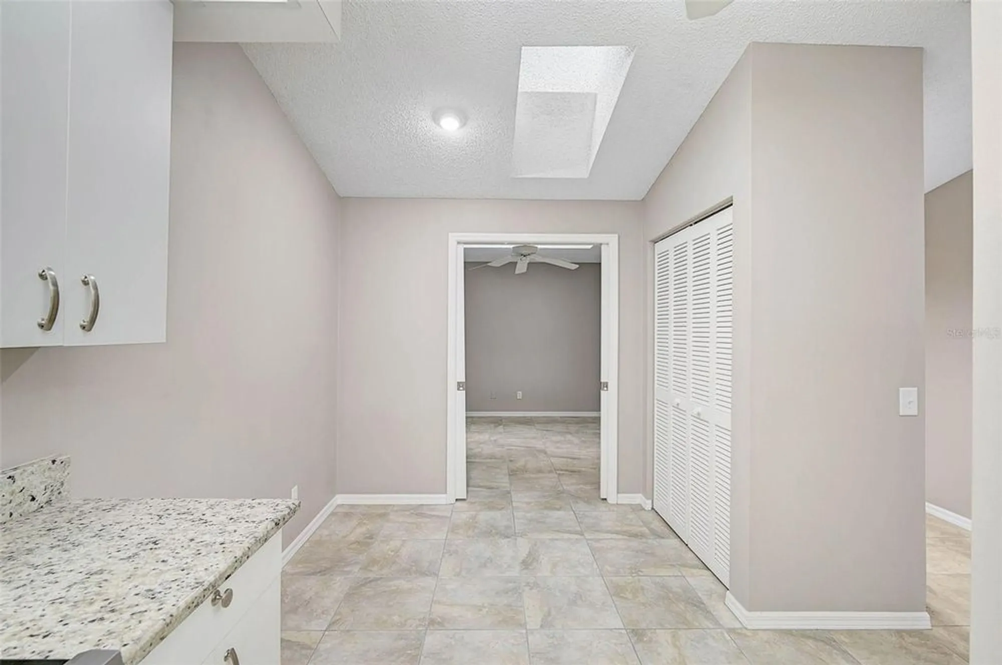 Property Slideshow image 8 of 50 | 7146 lakeside dr, Sarasota, FL, 34243