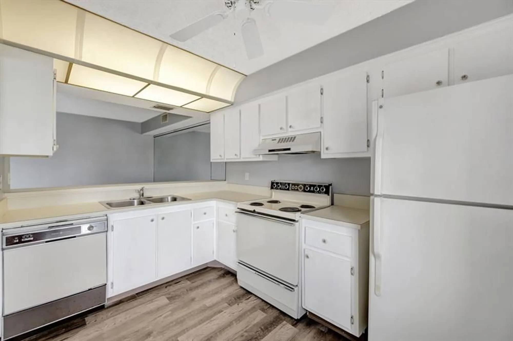 Property Slideshow image 8 of 14 | 1950 sw palm city rd 5104, Stuart, FL, 34994