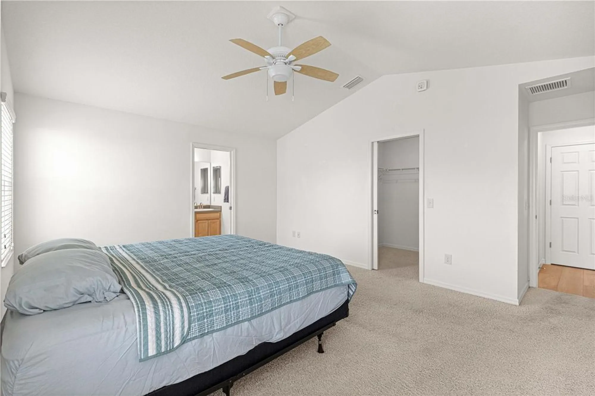 Property Slideshow image 24 of 47 | 2418 hopespring loop, The Villages, FL, 32162