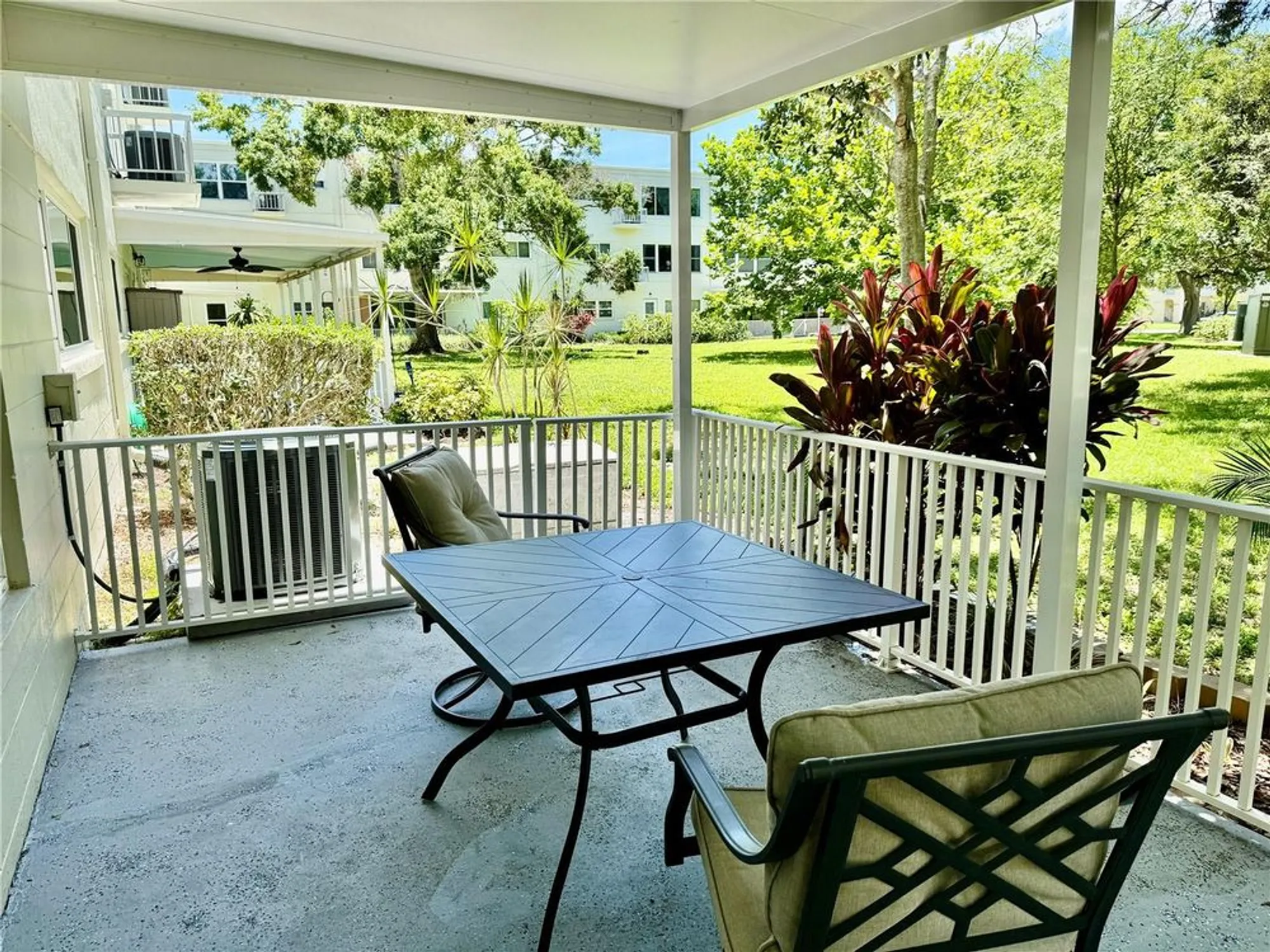 Property Slideshow image 27 of 49 | 2293 swedish dr 21, Clearwater, FL, 33763