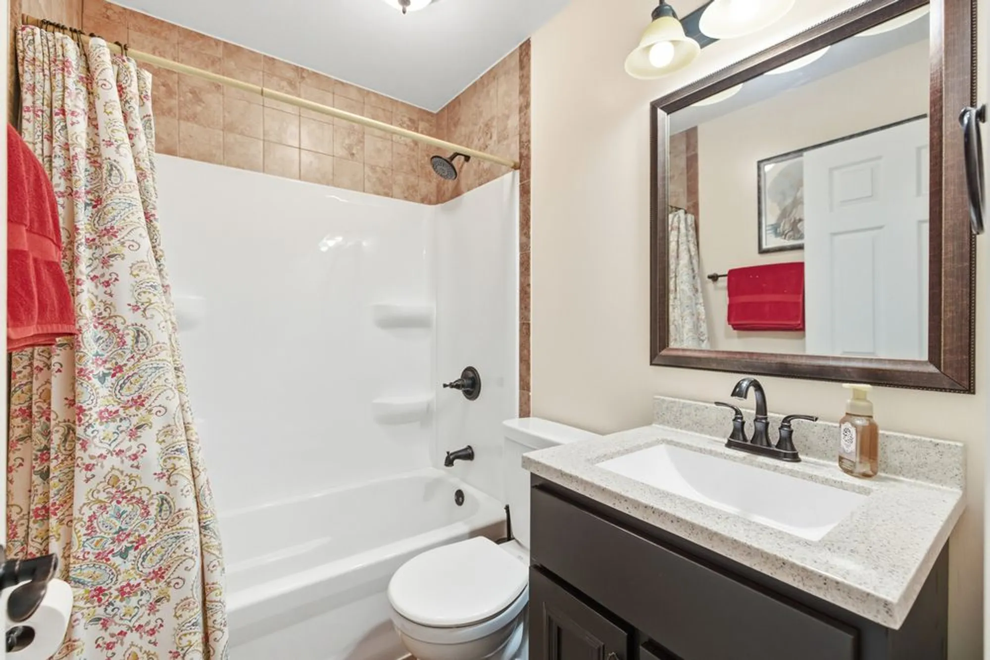 Property Slideshow image 20 of 37 | 294 mallard pt a, Lake Barrington, IL, 60010