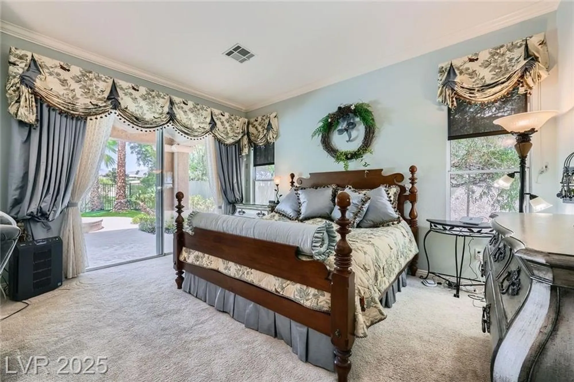 Property Slideshow image 24 of 72 | 4719 riva de romanza st, Las Vegas, NV, 89135