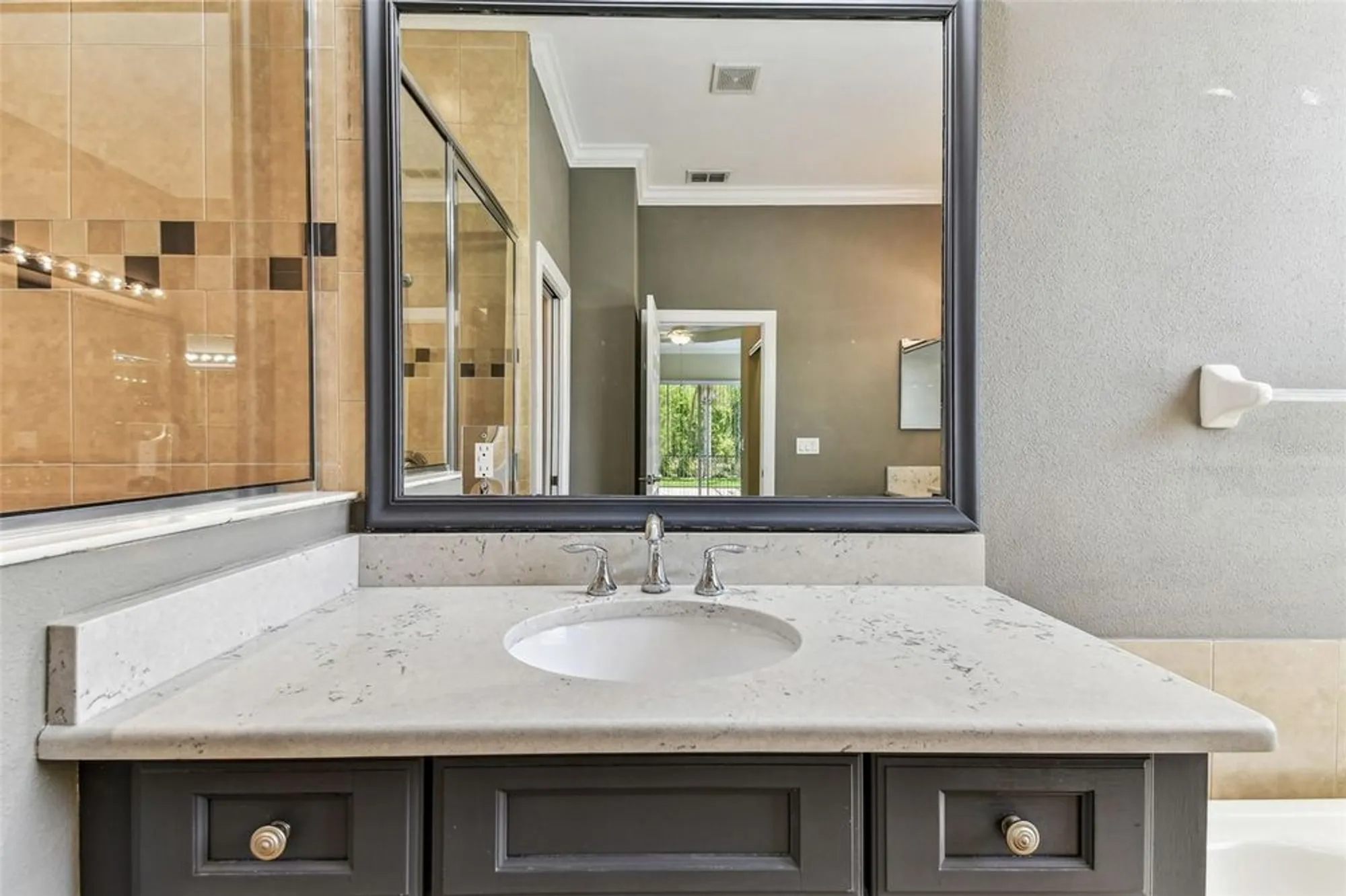 Property Slideshow image 45 of 100 | 16101 cape coral dr, Wimauma, FL, 33598