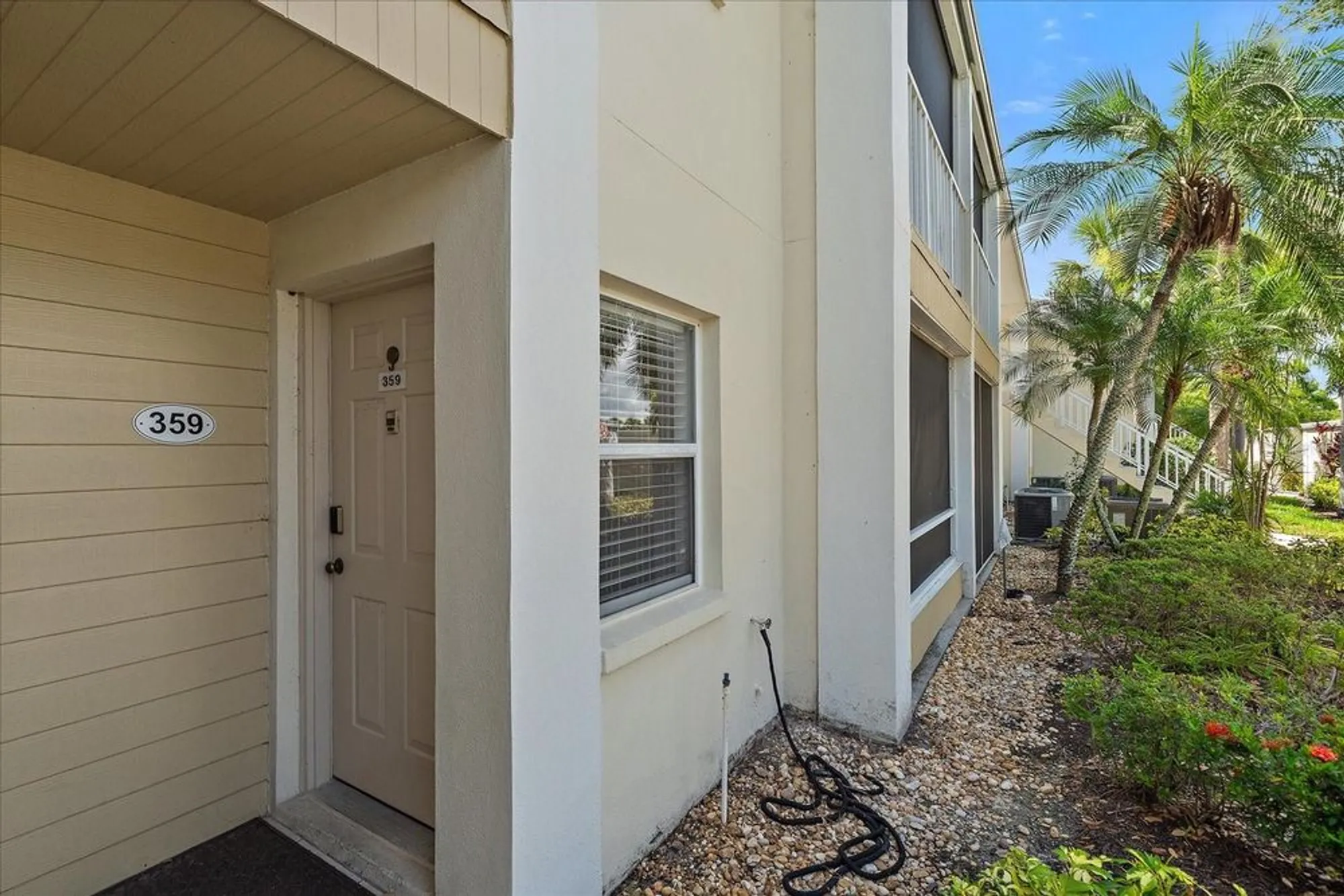 Property Slideshow image 3 of 76 | 425 cerromar ter 359, Venice, FL, 34293