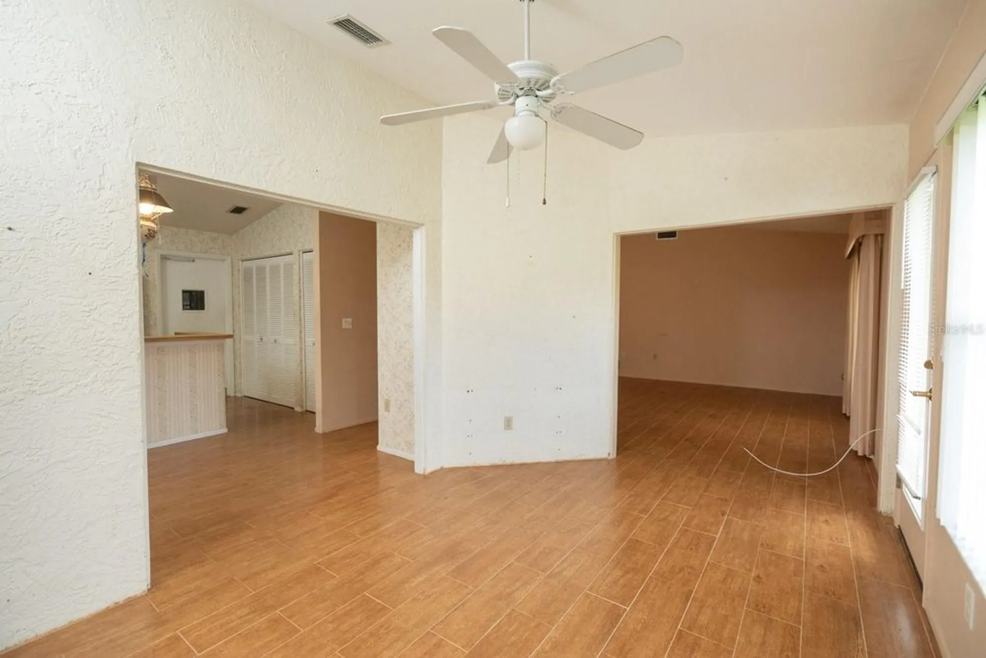 Property Slideshow image 21 of 58 | 4018 oakhurst dr 3181, Sarasota, FL, 34233
