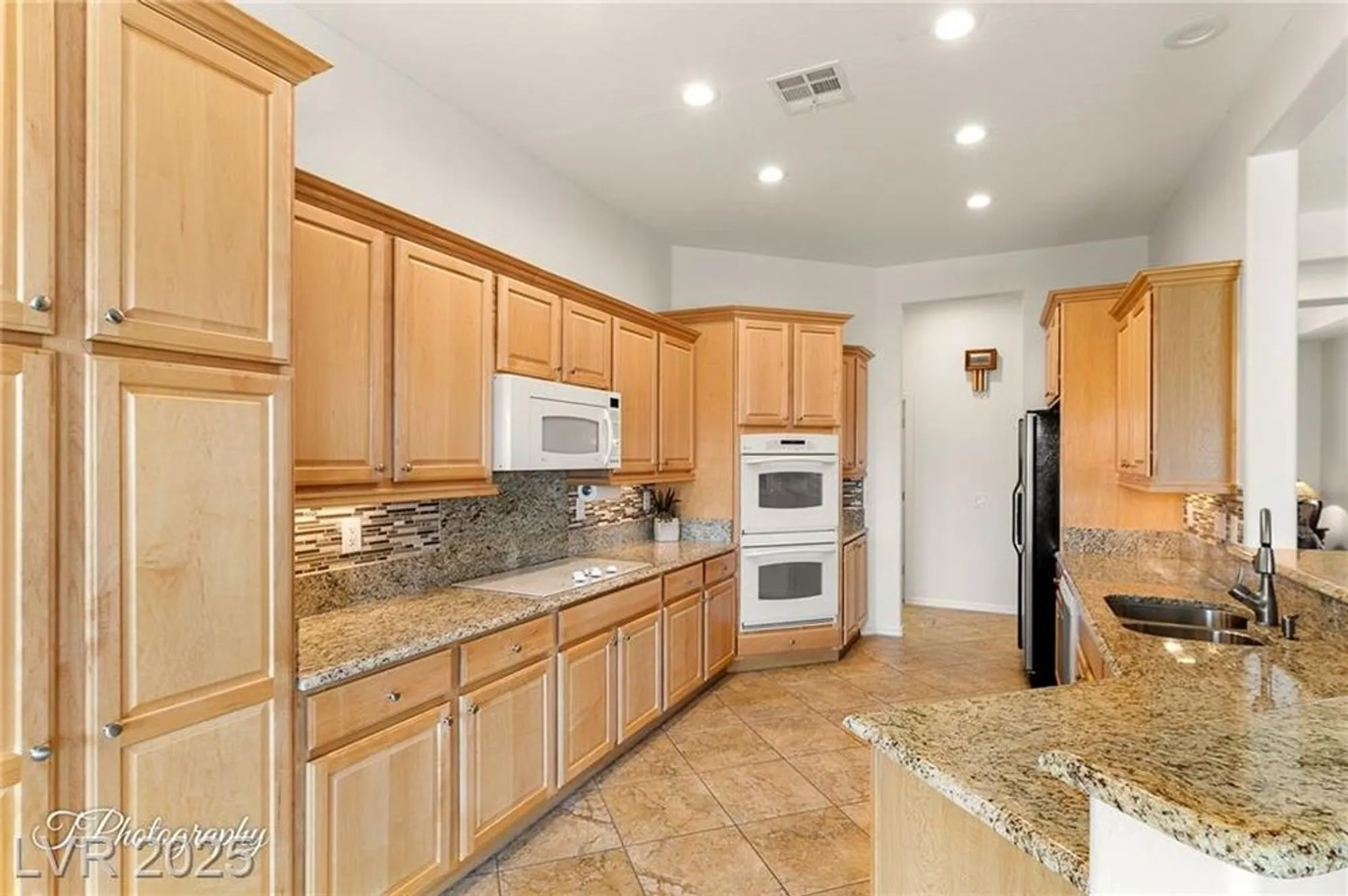 Property Slideshow image 14 of 46 | 993 starlight terrace way, Mesquite, NV, 89034