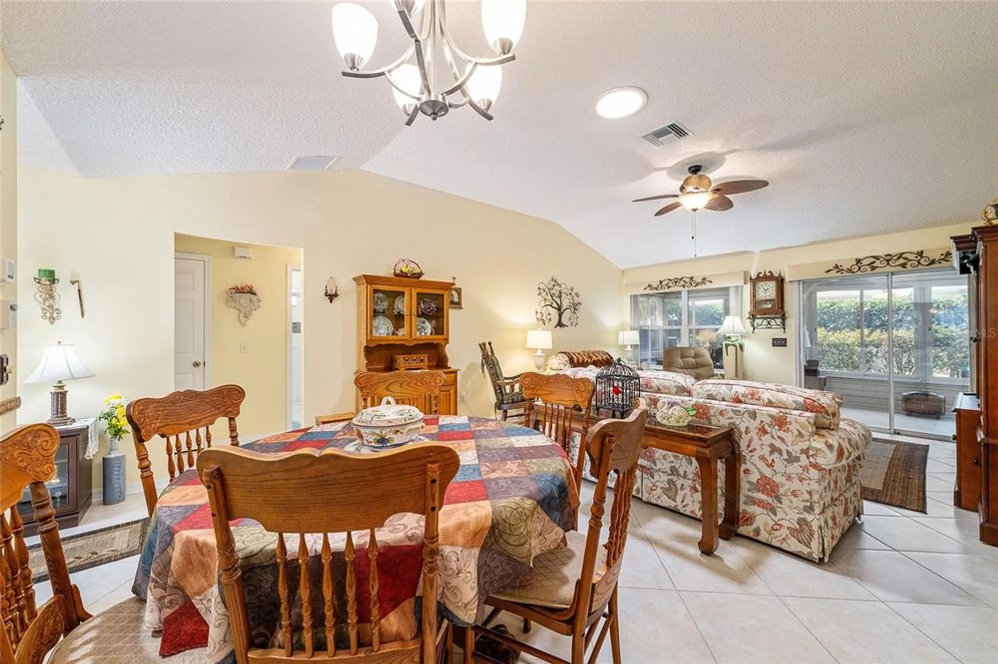 Property Slideshow image 17 of 47 | 1258 weaton ct, The Villages, FL, 32162