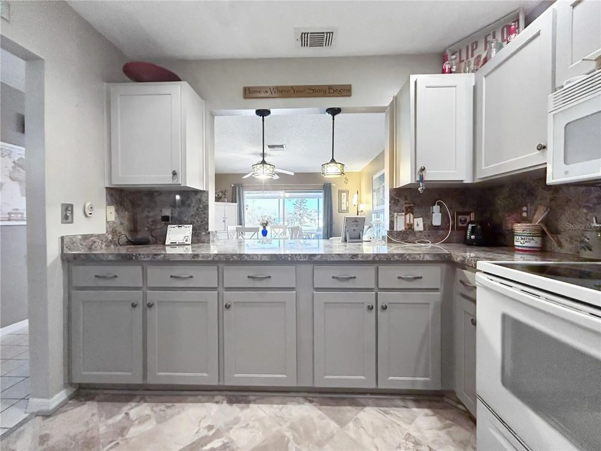 Property Slideshow image 12 of 41 | 1308 bluewater dr, Sun City Center, FL, 33573