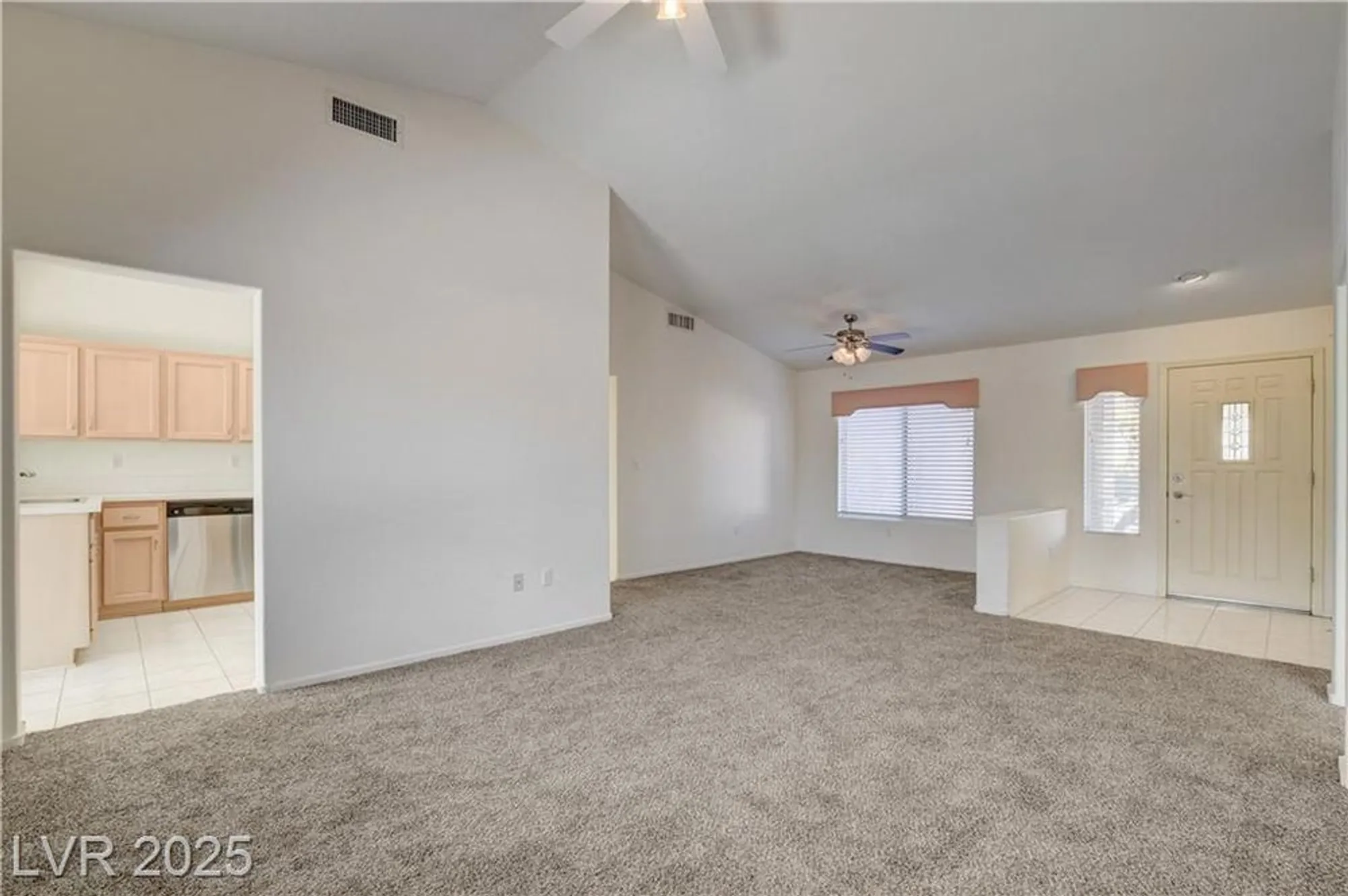 Property Slideshow image 13 of 71 | 10113 cresent creek dr, Las Vegas, NV, 89134