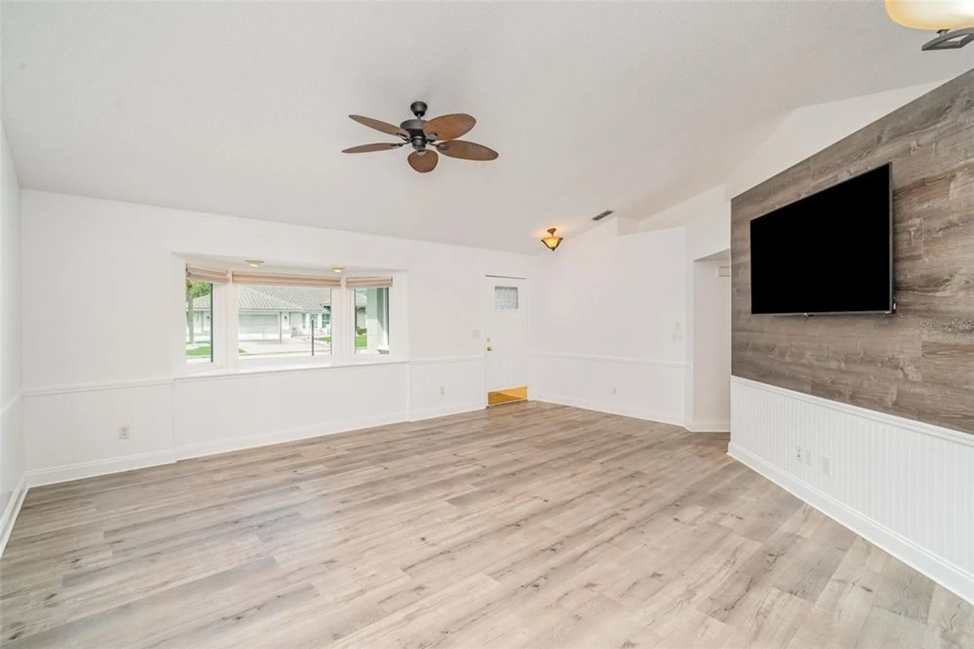 Property Slideshow image 5 of 31 | 2048 berry roberts dr, Sun City Center, FL, 33573