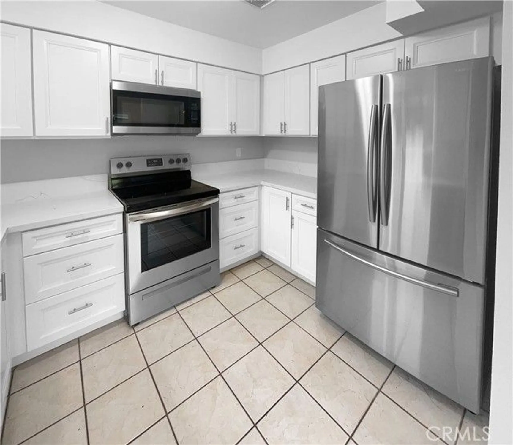 Property Slideshow image 5 of 19 | 4402 chickadee way, Oceanside, CA, 92057