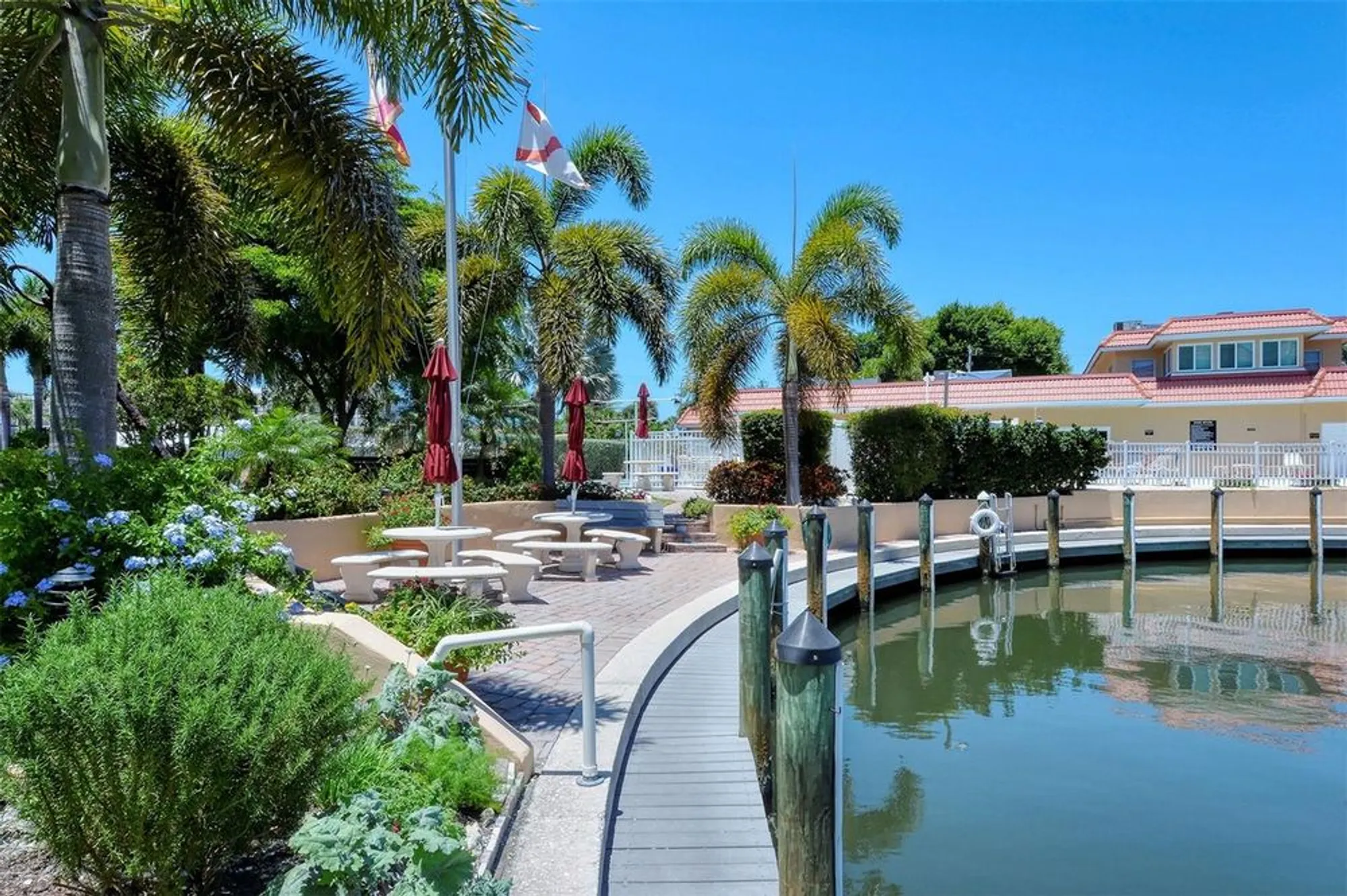 Property Slideshow image 55 of 77 | 1250 n portofino dr # 305mar, Sarasota, FL, 34242