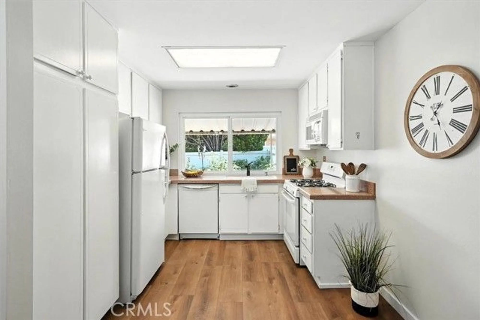 Property Slideshow image 8 of 39 | 26428 circle knoll ct, Newhall, CA, 91321