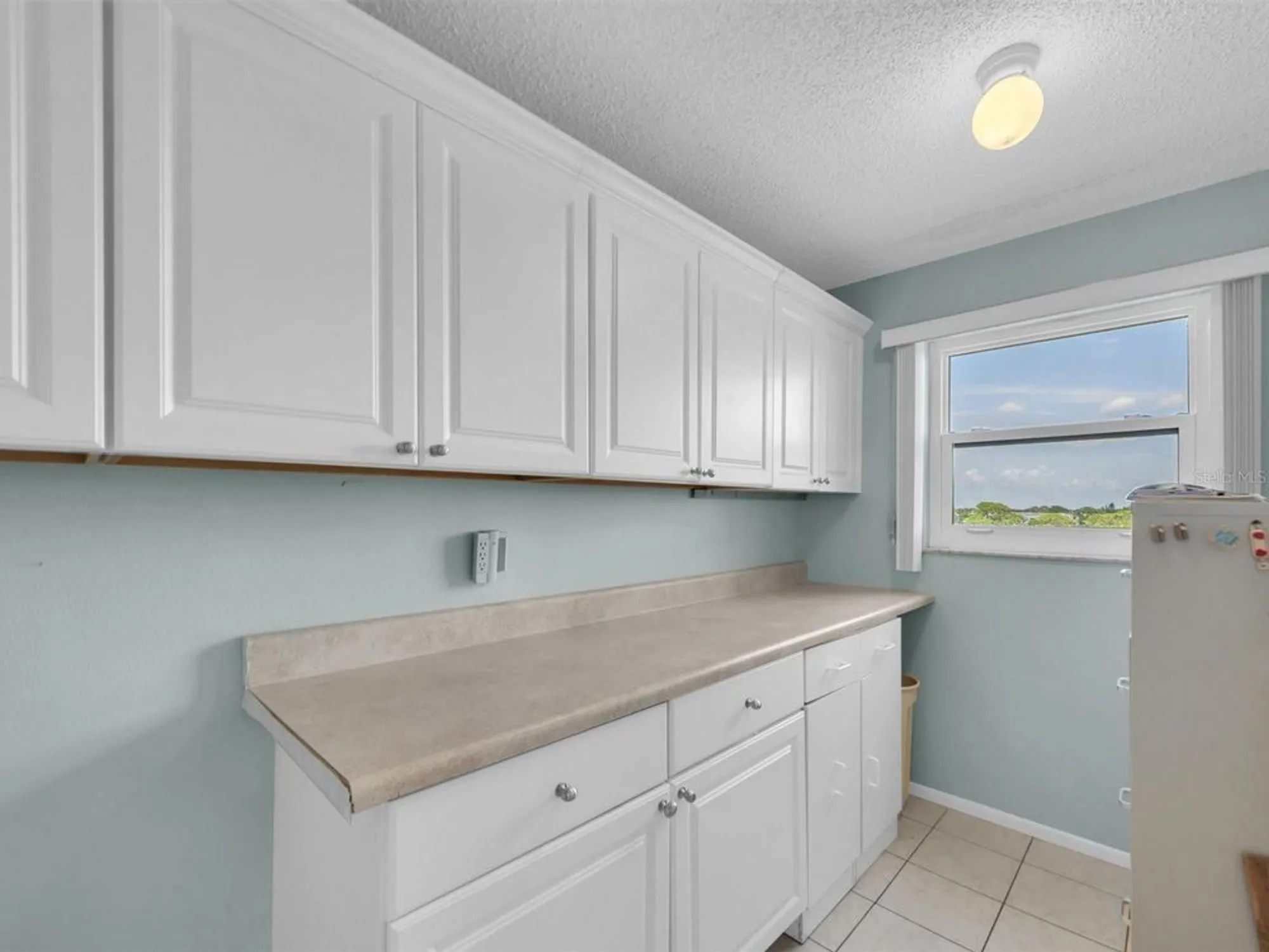 Property Slideshow image 5 of 32 | 8174 terrace garden dr n unit 507, St Petersburg, FL, 33709