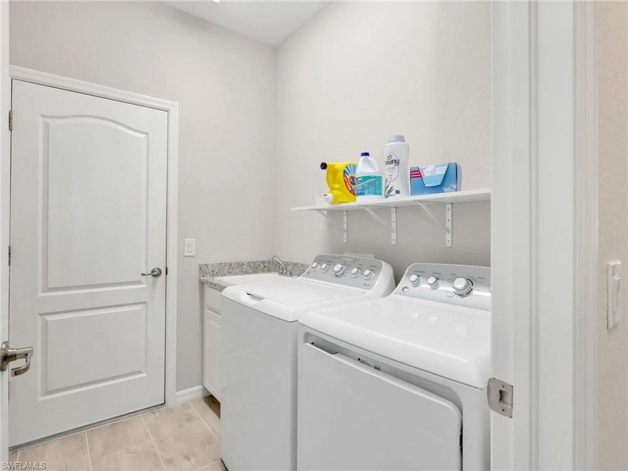 Property Slideshow image 27 of 38 | 11973 bay oak dr, Fort Myers, FL, 33913