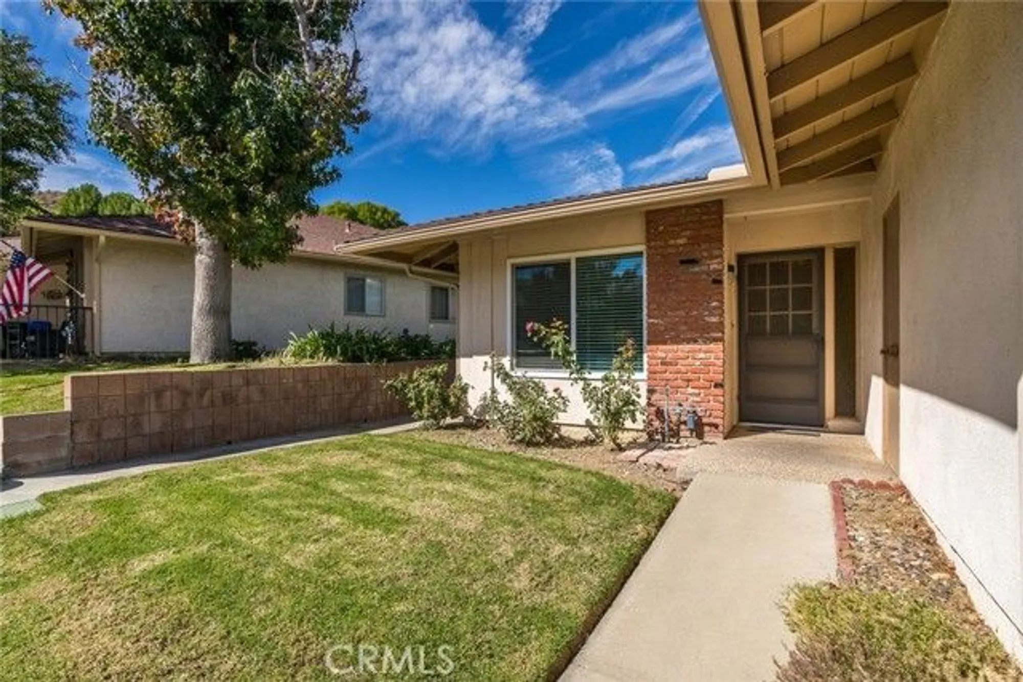 Property Slideshow image 2 of 51 | 26751 winsome cir, Newhall, CA, 91321