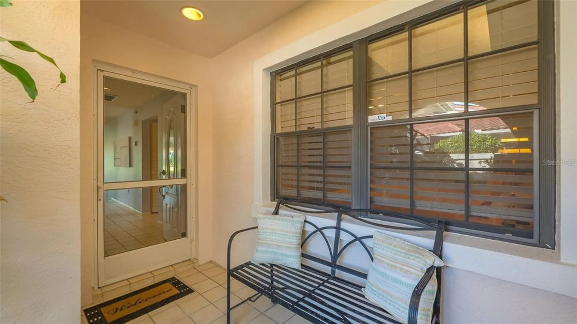 Property Slideshow image 10 of 95 | 7320 golf pointe cir, Sarasota, FL, 34243