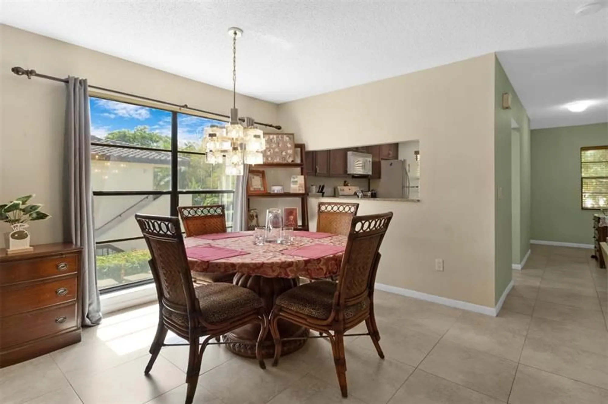 Property Slideshow image 8 of 32 | 21662 arriba real apt 44h, Boca Raton, FL, 33433