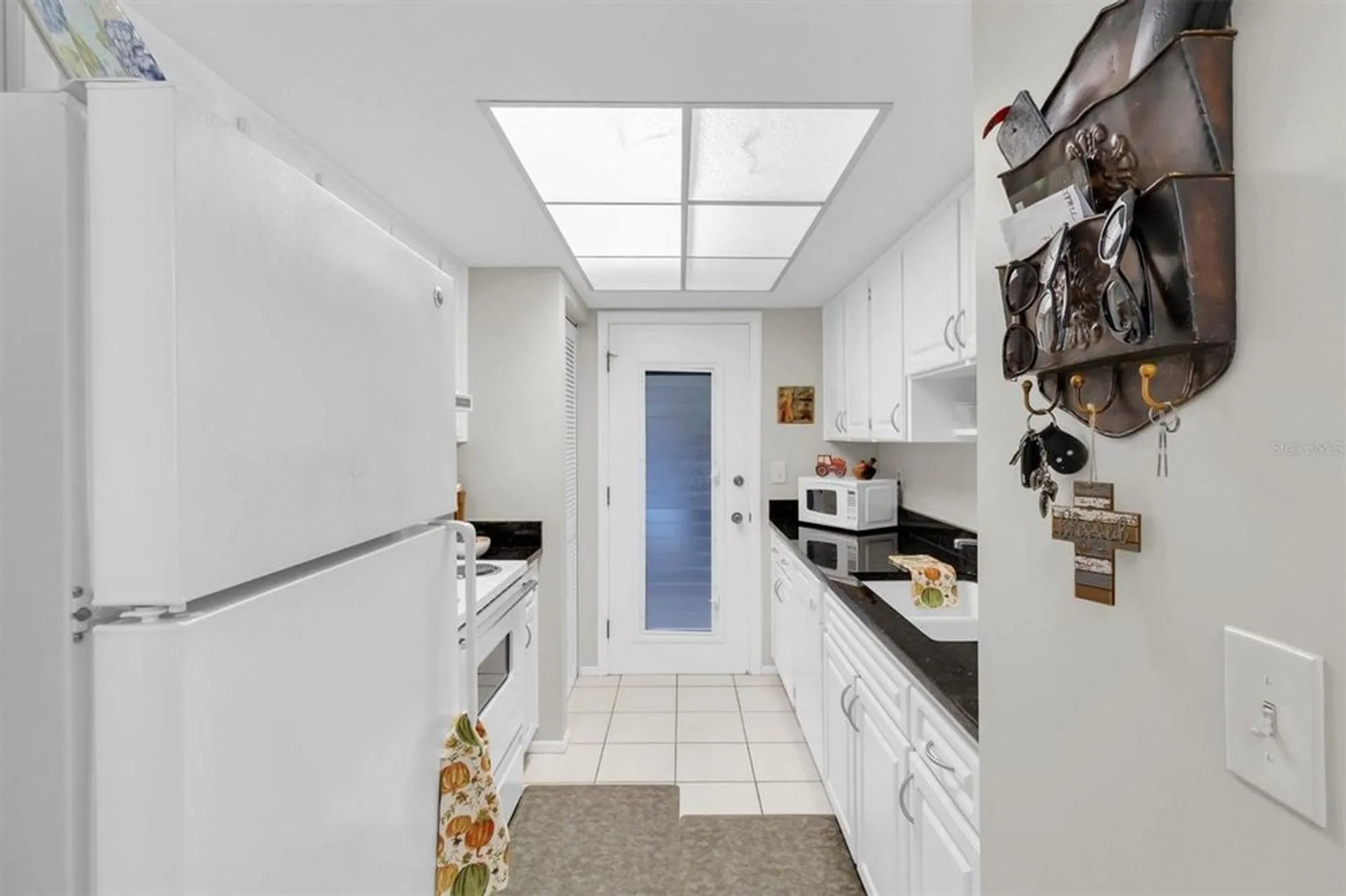 Property Slideshow image 9 of 31 | 2846 highlands blvd d, Palm Harbor, FL, 34684