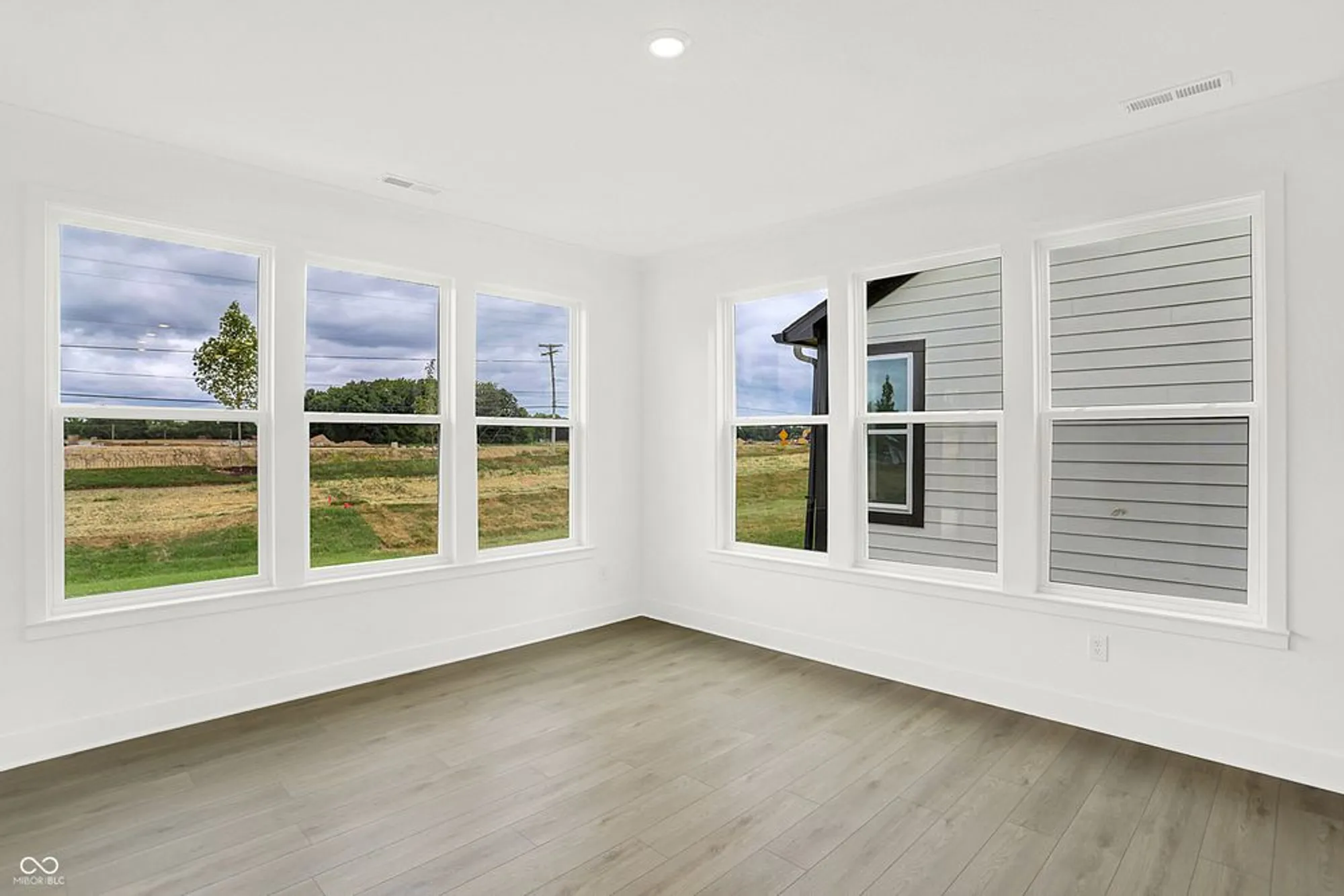 Property Slideshow image 20 of 46 | 5062 foxley park ln, Avon, IN, 46123