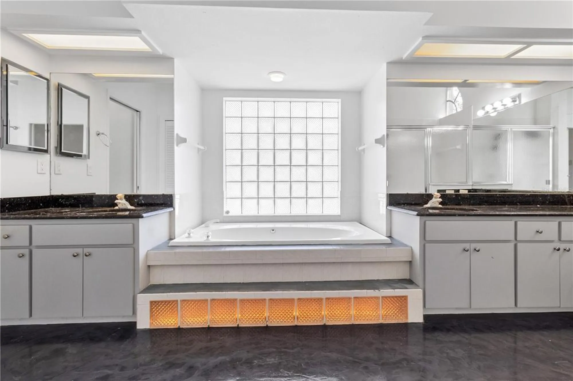 Property Slideshow image 18 of 57 | 9400 merriweather dr, Weeki Wachee, FL, 34613