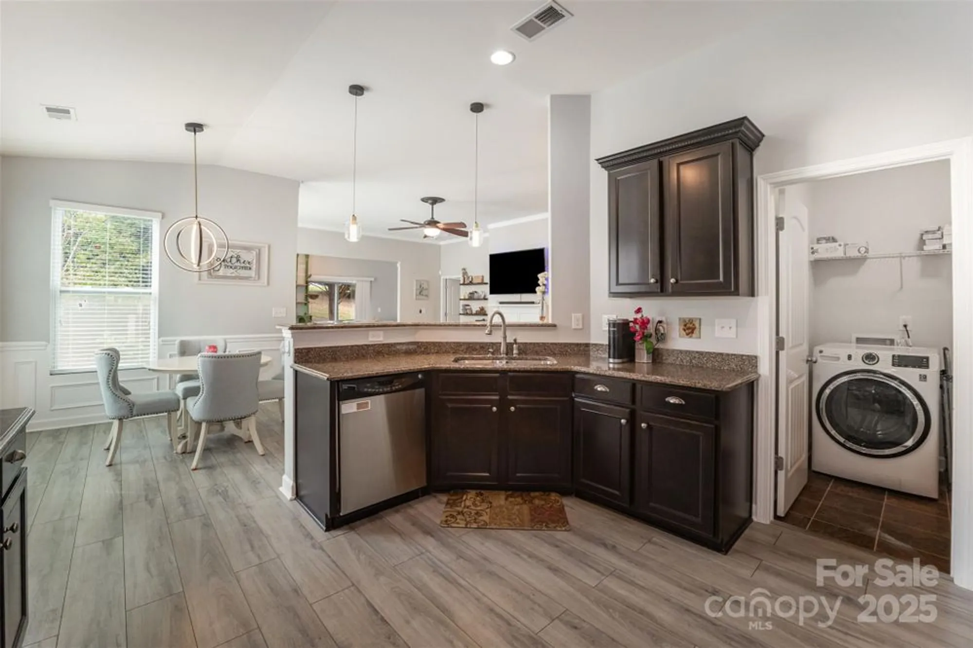 Property Slideshow image 17 of 36 | 8708 artesa mill ln, Charlotte, NC, 28214