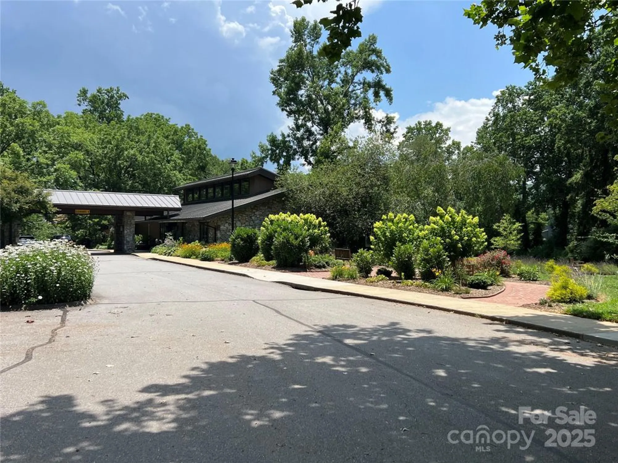 Property Slideshow image 31 of 35 | 609 crowfields ln, Asheville, NC, 28803
