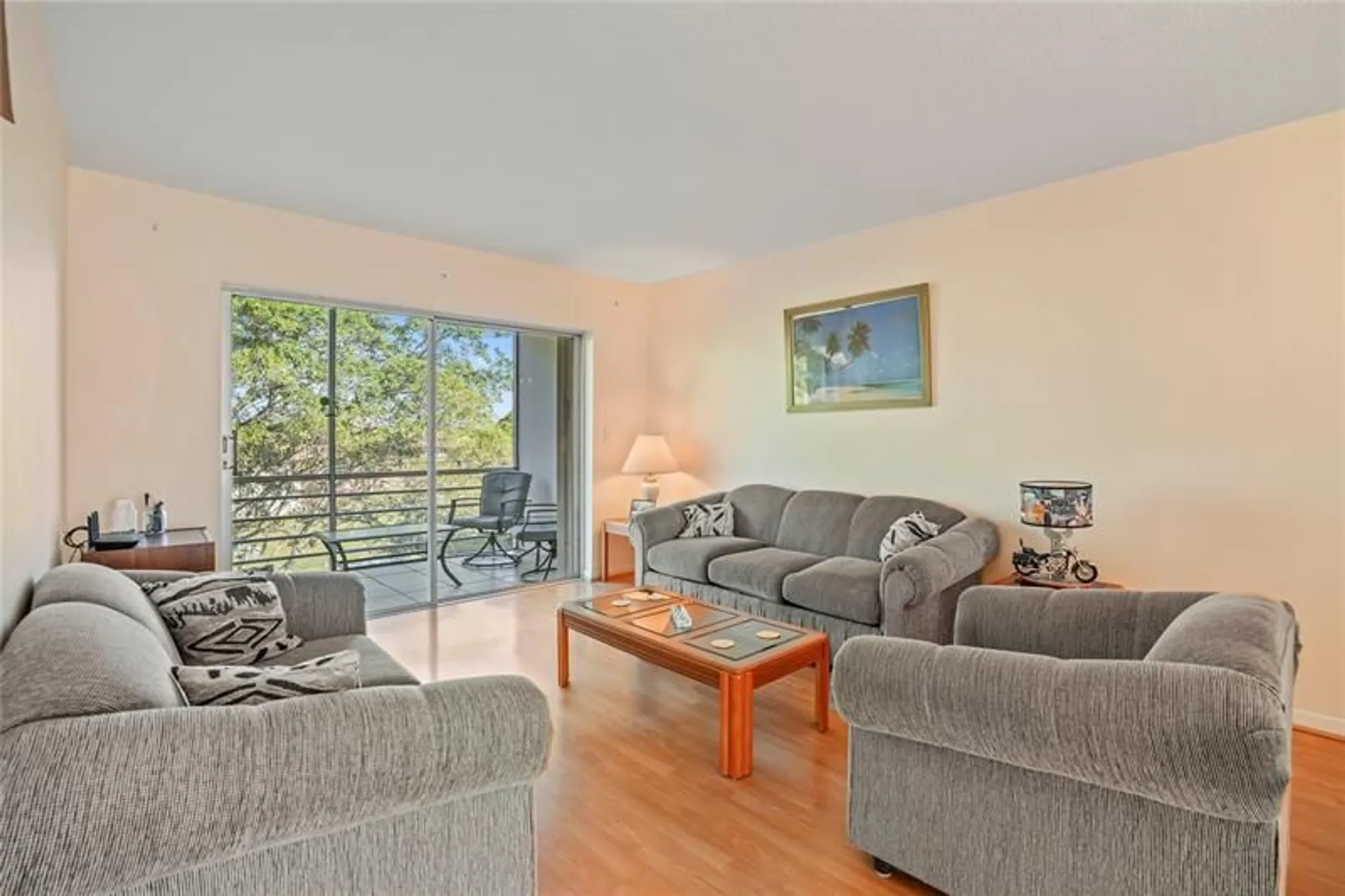 Property Slideshow image 3 of 43 | 3001 nw 46th ave 404, Lauderdale Lakes, FL, 33313