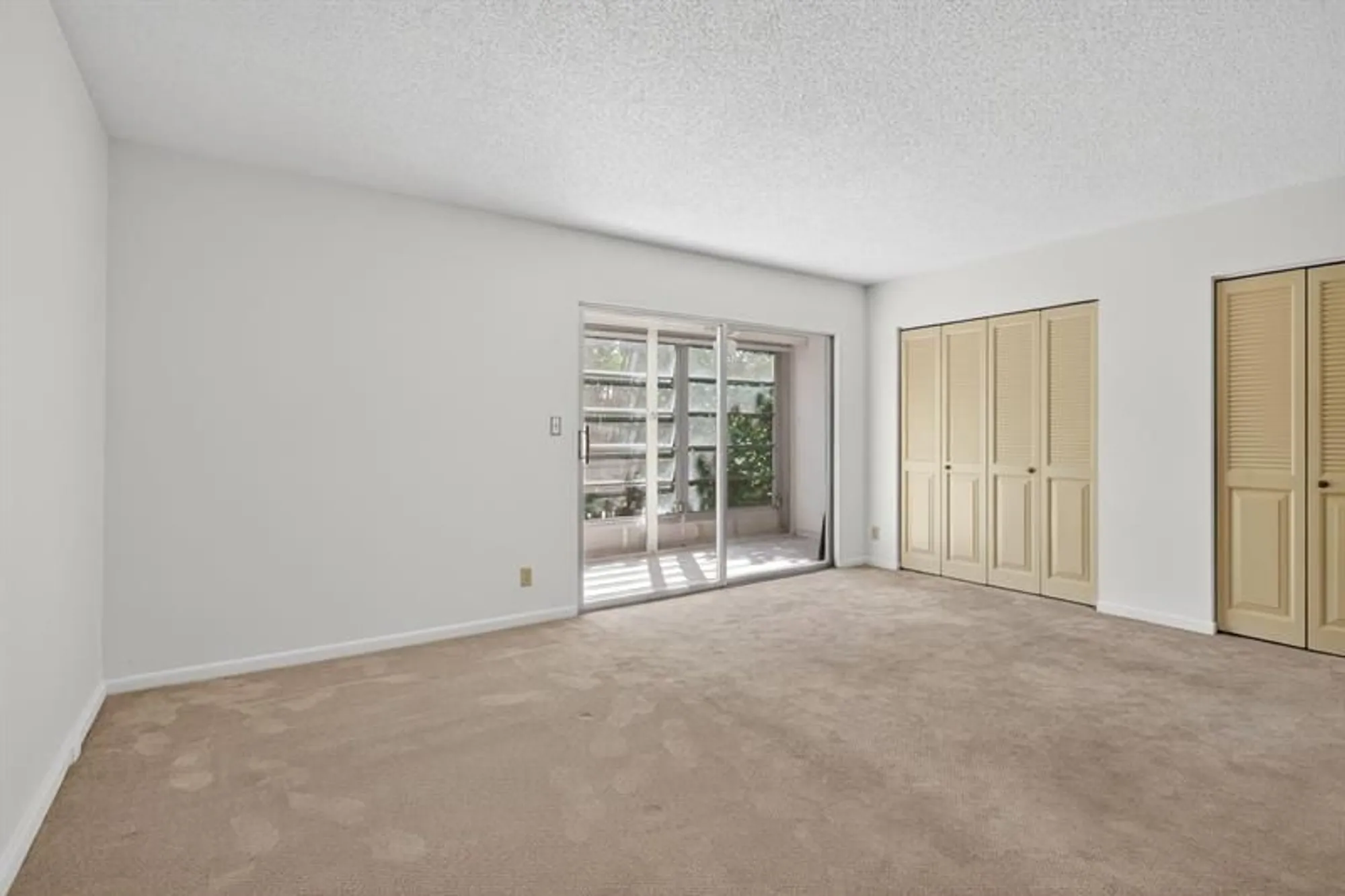 Property Slideshow image 16 of 60 | 2401 antigua cir e3, Coconut Creek, FL, 33066
