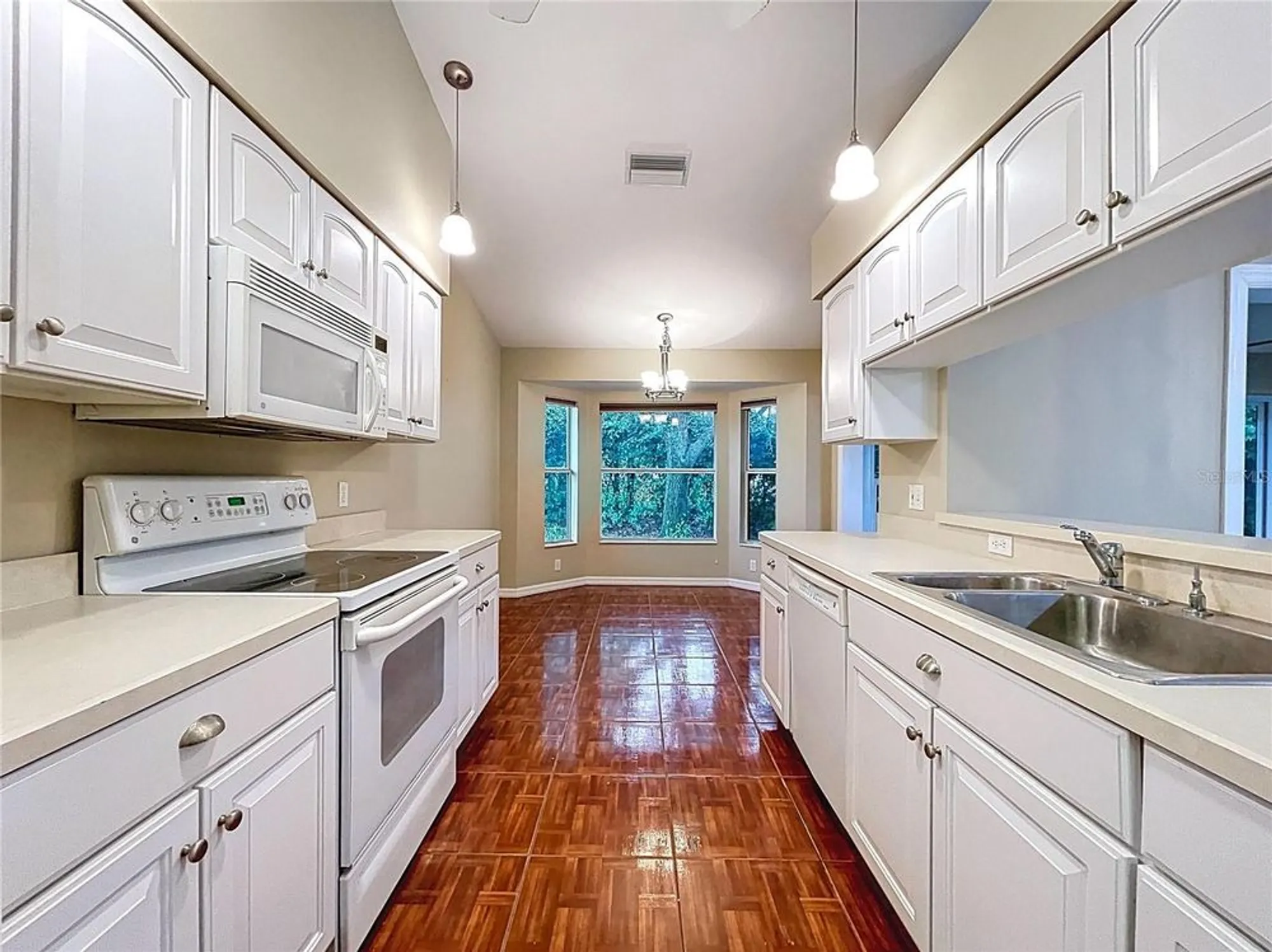 Property Slideshow image 8 of 25 | 18736 bent pine dr dr, Hudson, FL, 34667