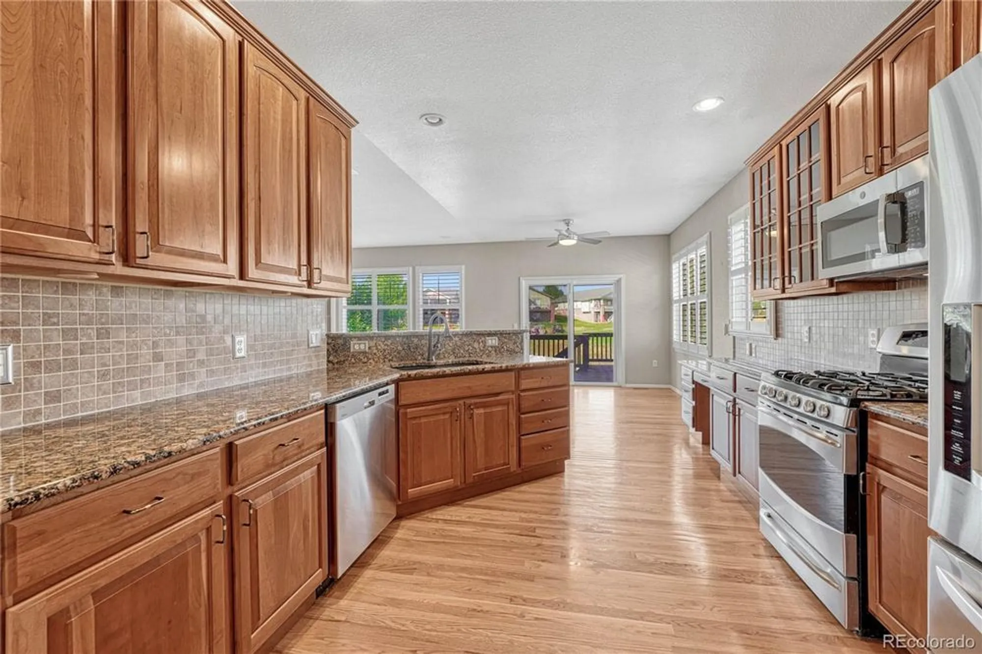 Property Slideshow image 16 of 46 | 8107 s catawba ct, Aurora, CO, 80016