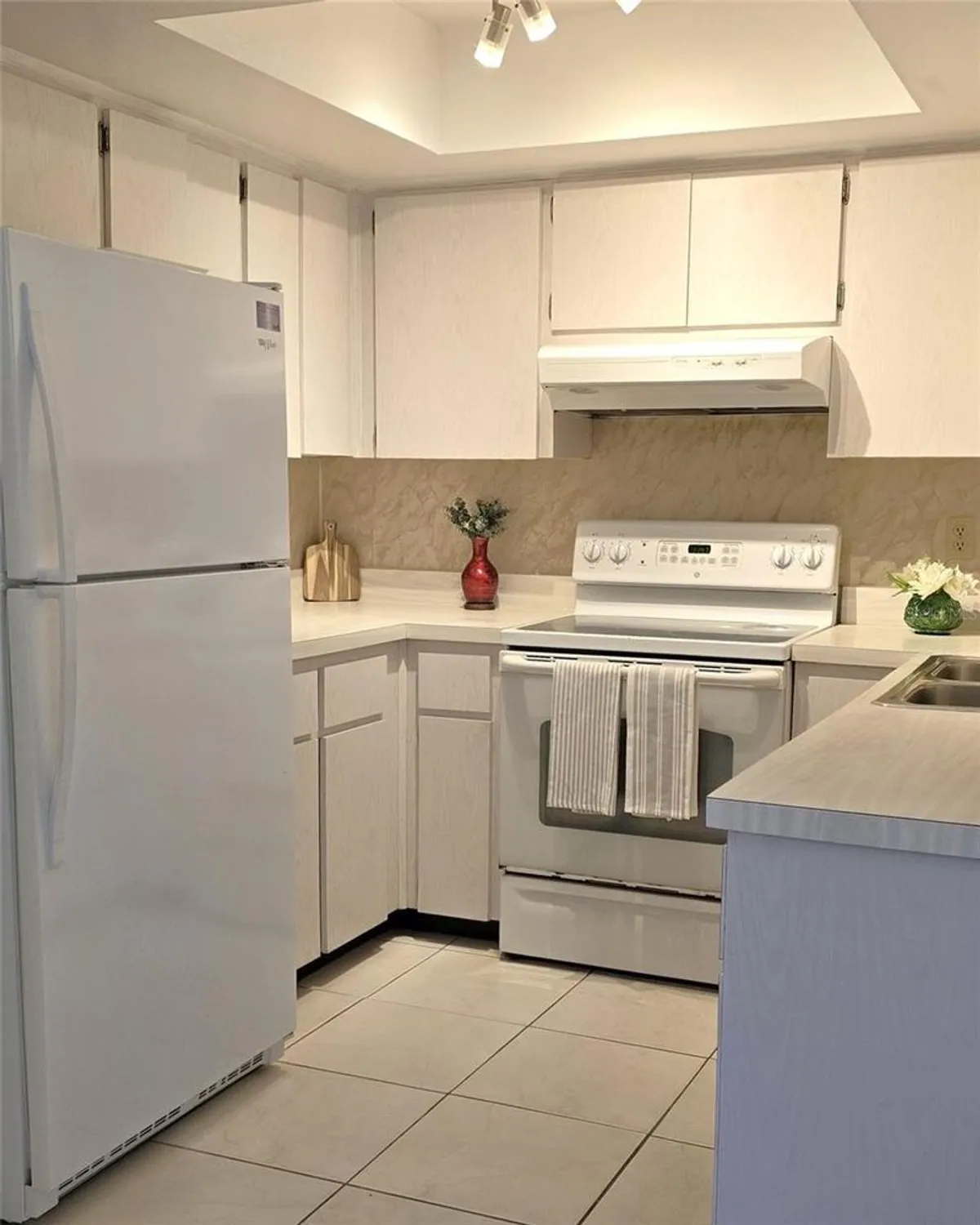 Property Slideshow image 11 of 31 | 2390 shelly dr d, Palm Harbor, FL, 34684