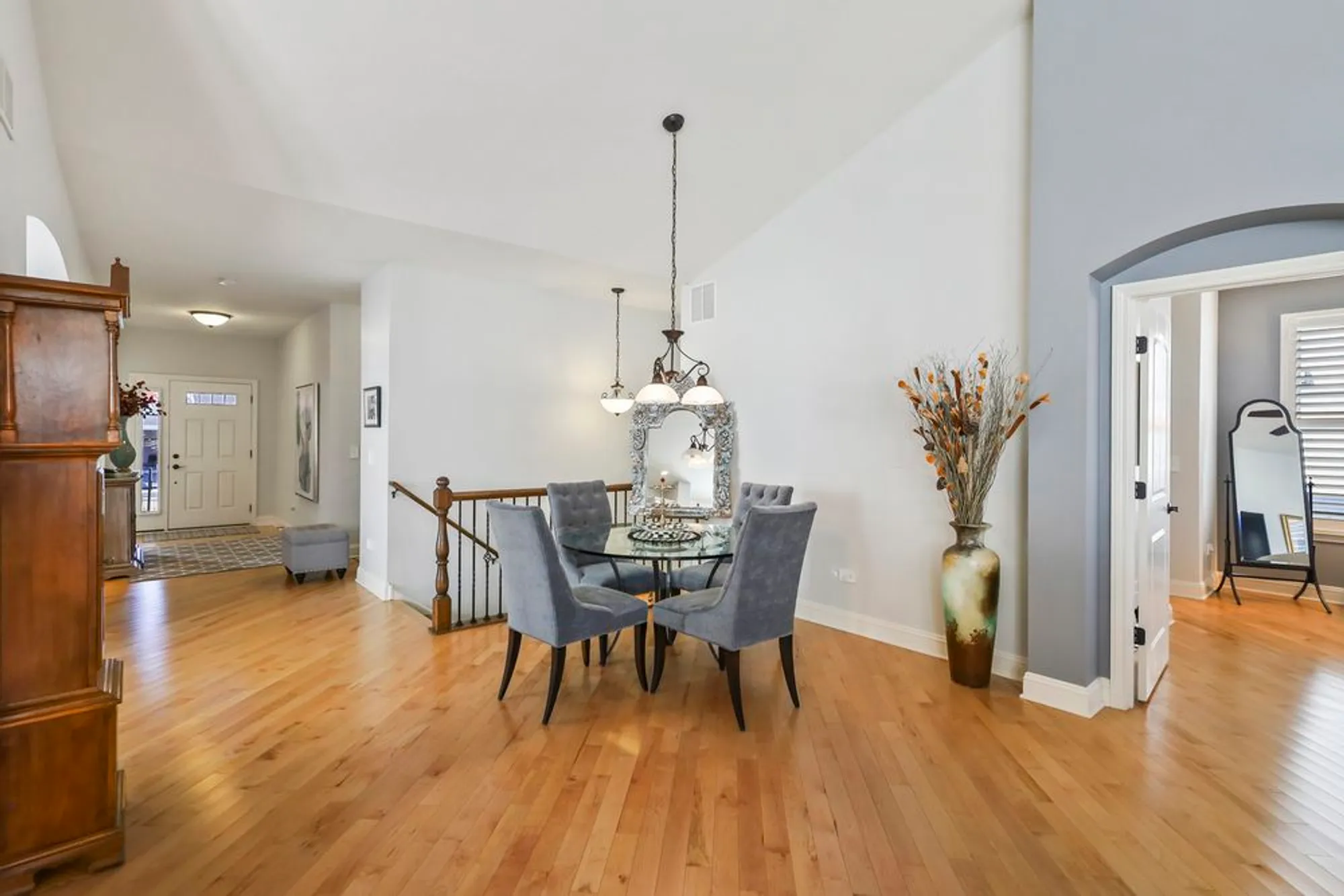 Property Slideshow image 13 of 31 | 2628 drexel dr, Naperville, IL, 60564