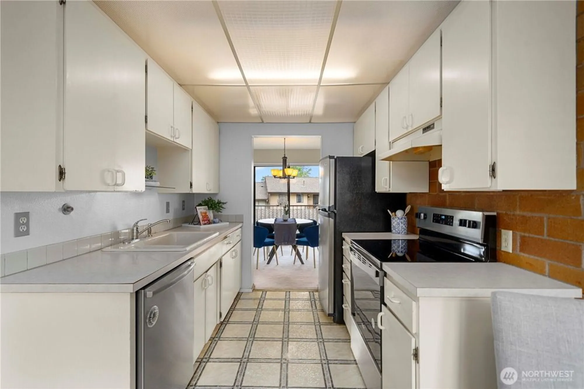 Property Slideshow image 8 of 35 | 10637 glen acres dr s # 10637, Seattle, WA, 98168