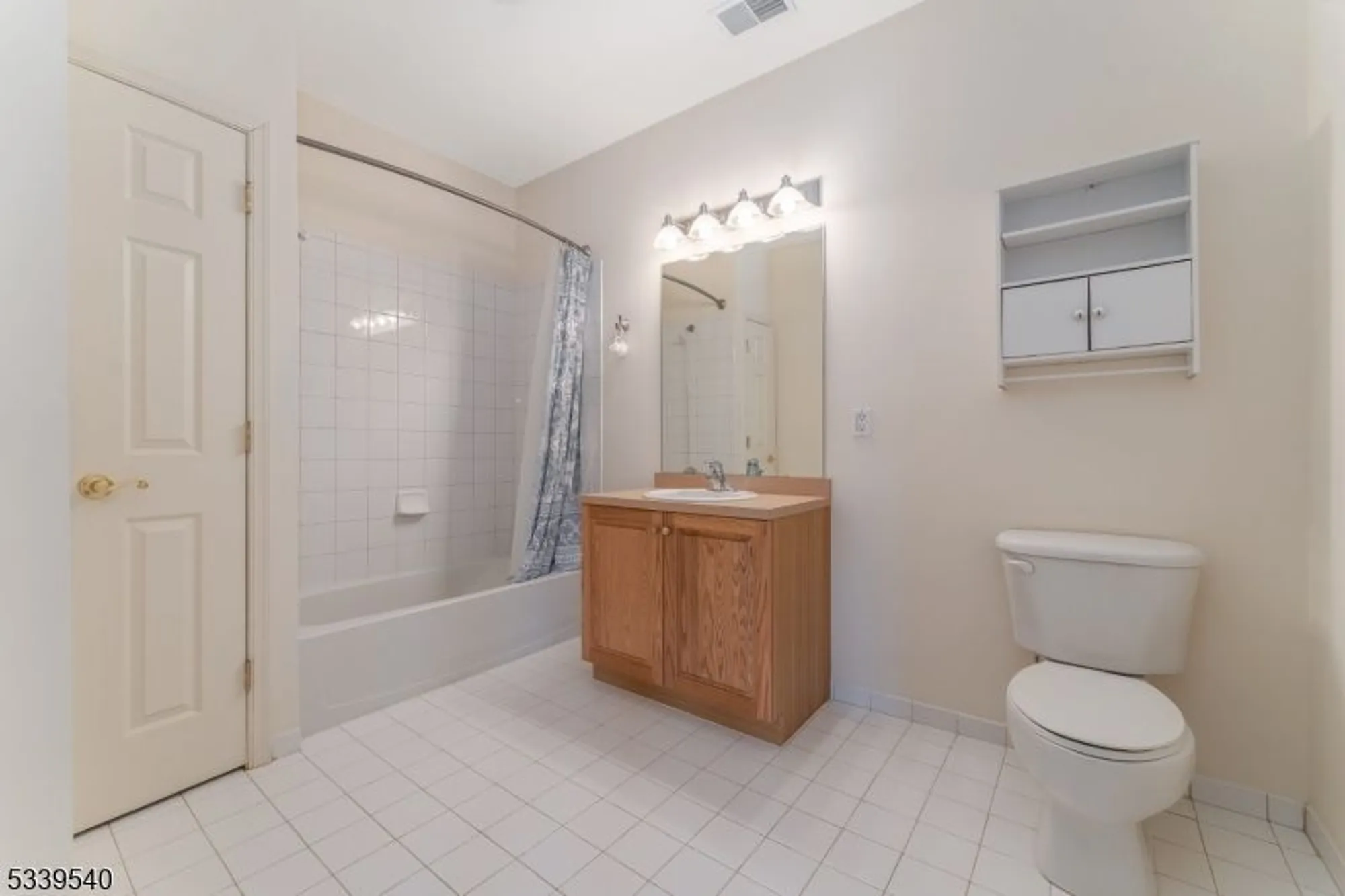 Property Slideshow image 18 of 48 | 6015 brookfield glen dr # 15, Belvidere, NJ, 07823