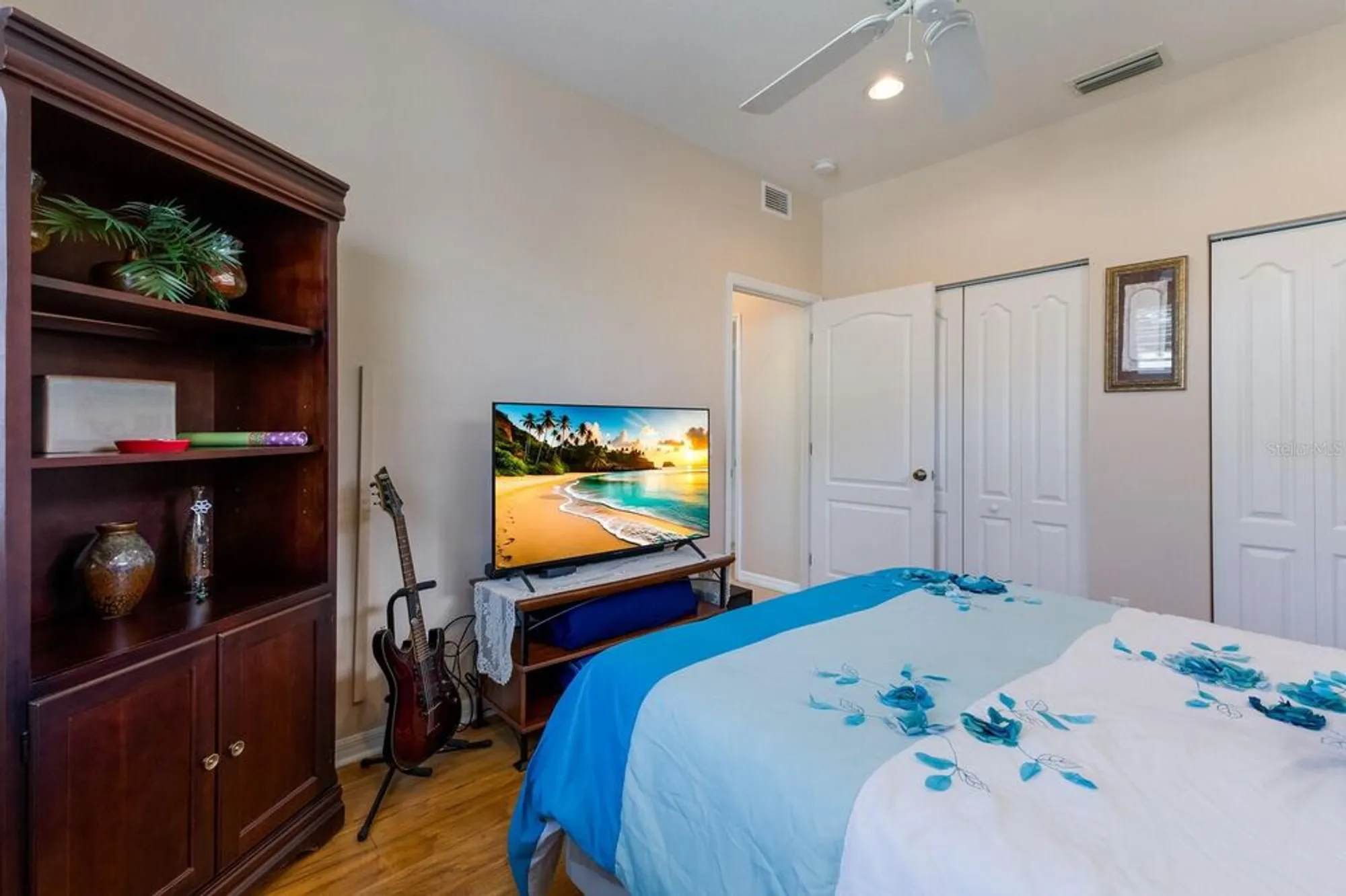Property Slideshow image 17 of 28 | 915 barclay ct, Venice, FL, 34293