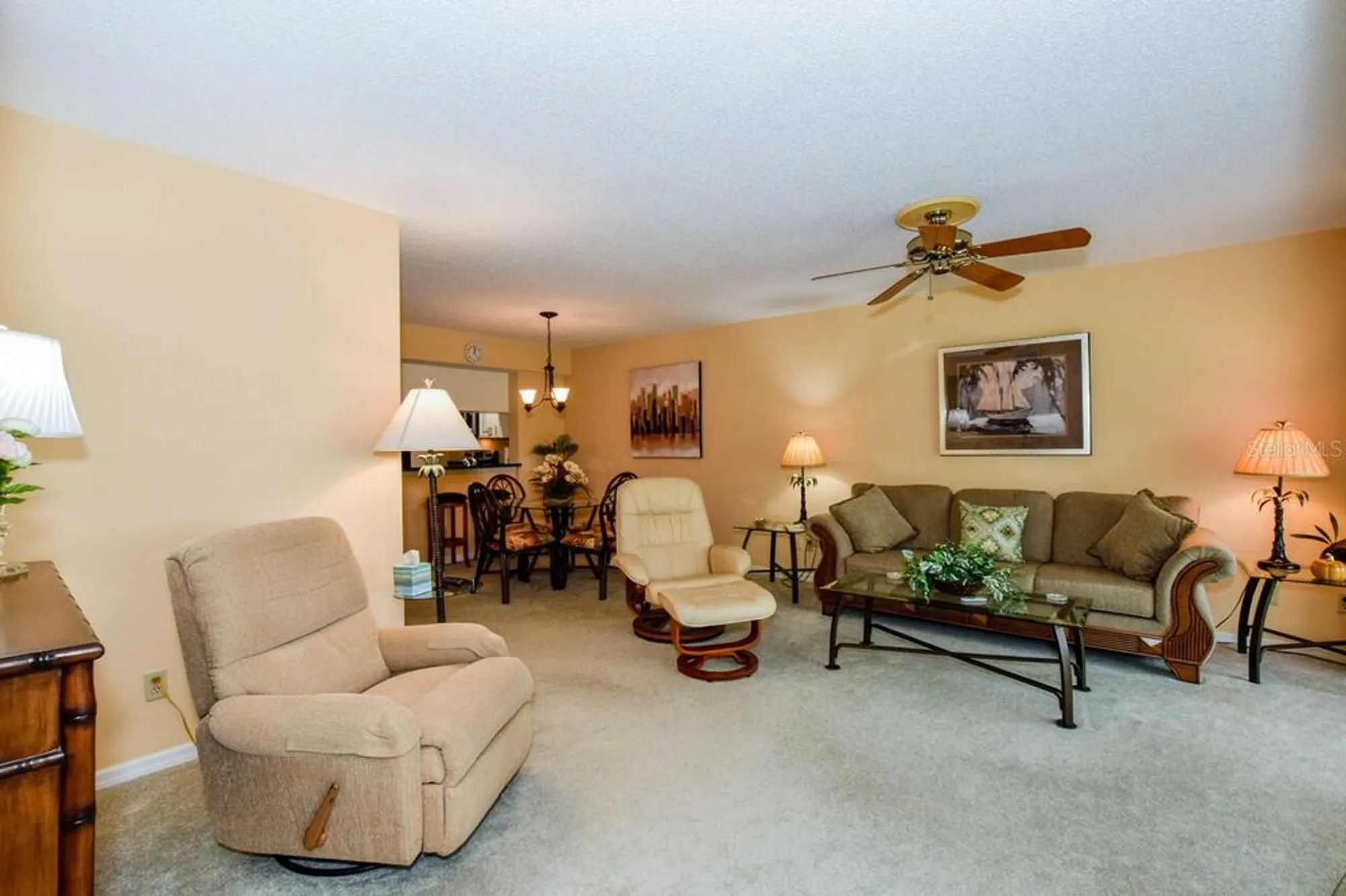 Property Slideshow image 8 of 44 | 433 cerromar ln 438, Venice, FL, 34293