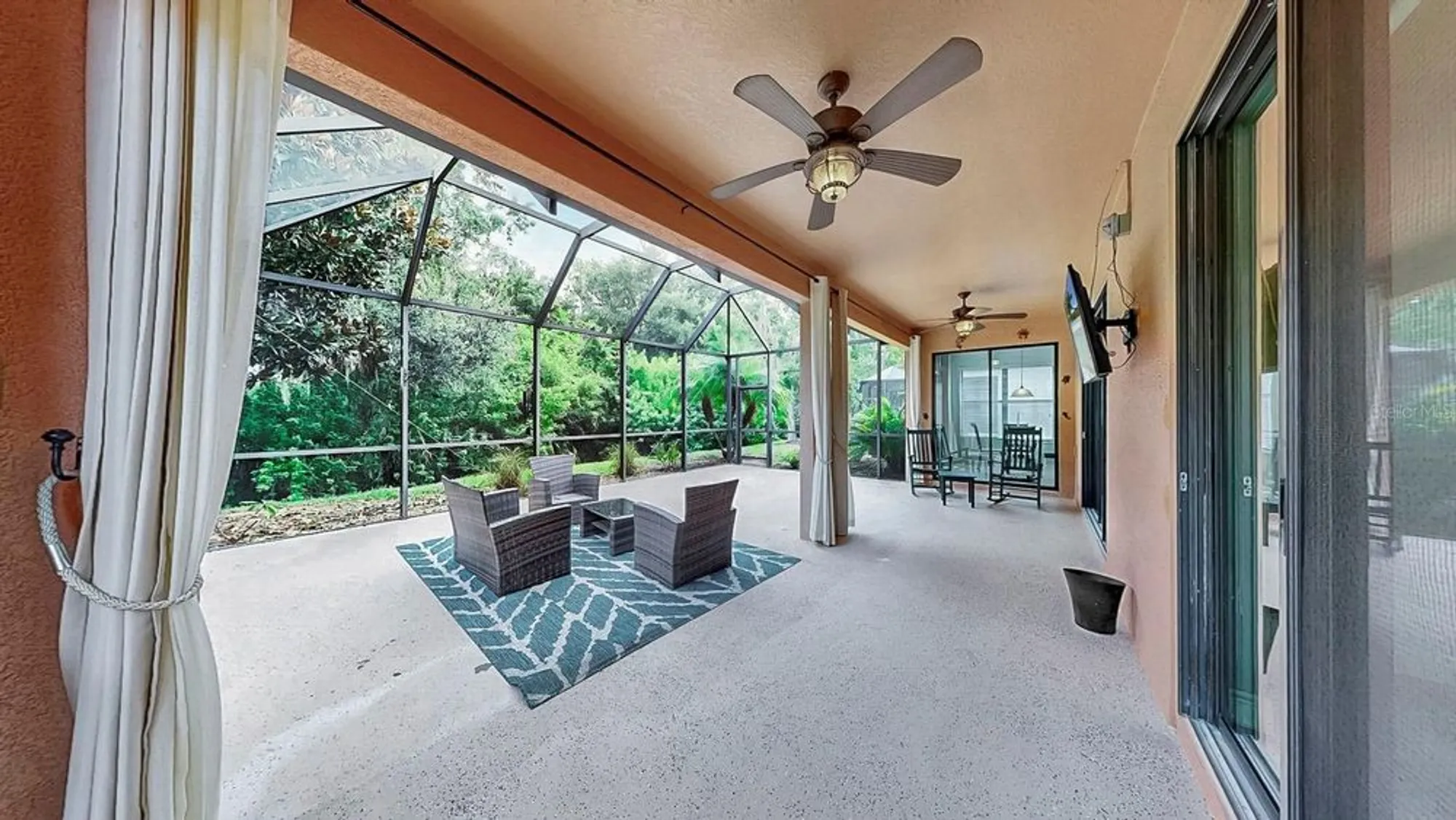 Property Slideshow image 15 of 33 | 349 laurel falls dr, Apollo Beach, FL, 33572