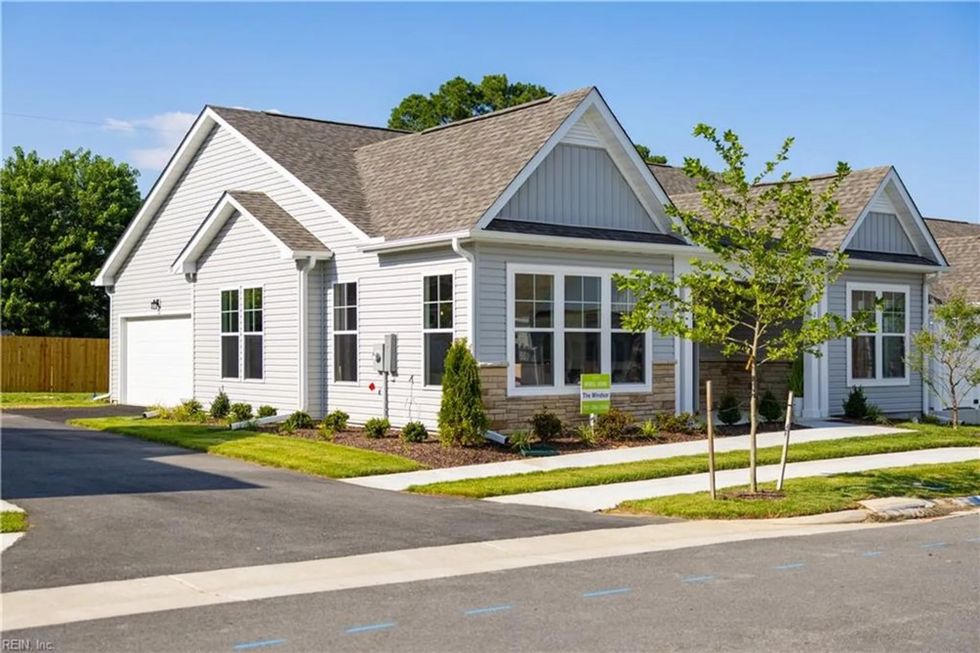 Property Slideshow image 2 of 33 | 202 oxford ave # 46-1, Smithfield, VA, 23430