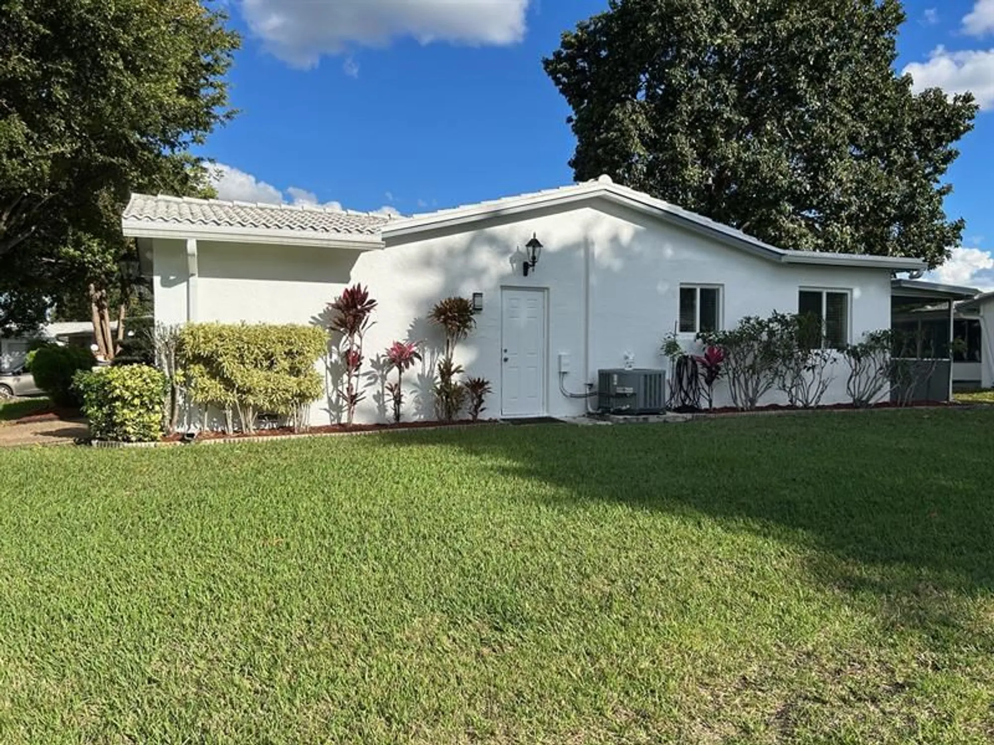 Property Slideshow image 21 of 25 | 8740 nw 15th ct, Plantation, FL, 33322