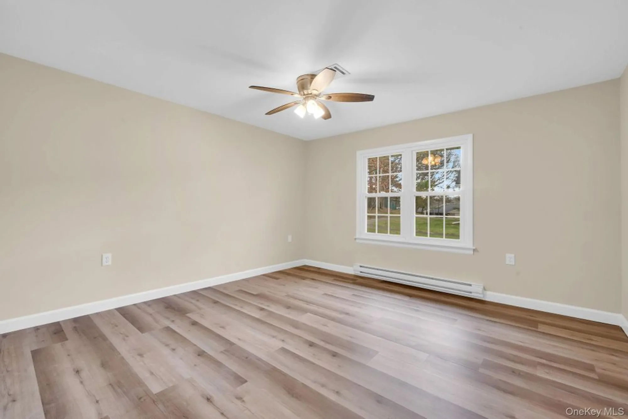 Property Slideshow image 10 of 24 | 380 woodbridge dr d, Ridge, NY, 11961